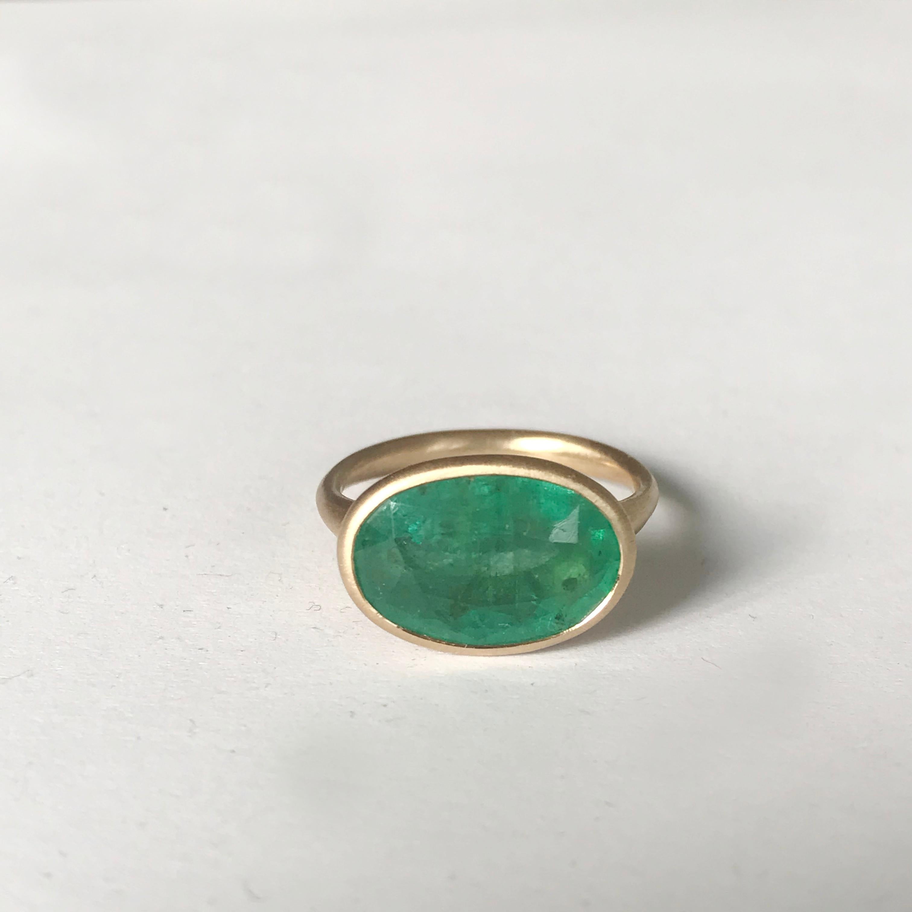 Dalben 5.5 Carat Oval Emerald Yellow Gold Ring 2
