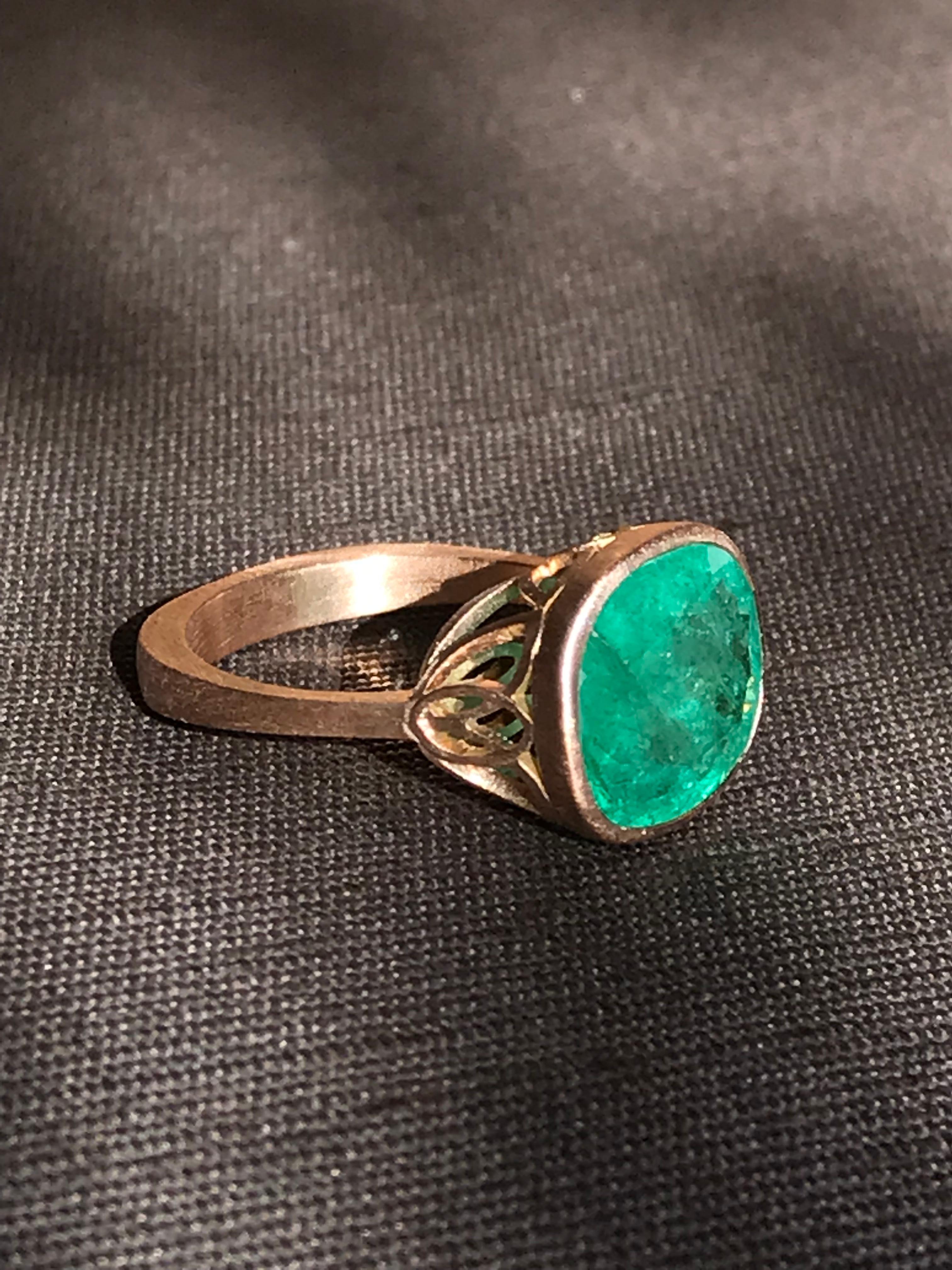 Dalben 5.88 Carat Cushion Cut Emerald Rose Gold Ring For Sale 10
