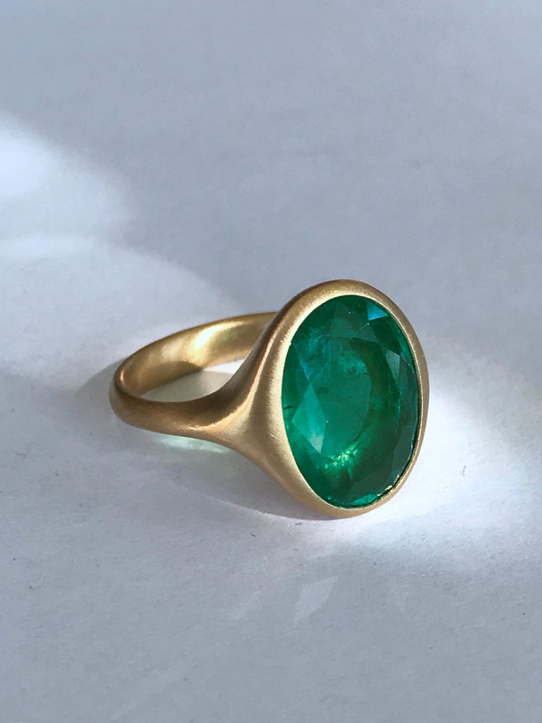 Dalben 6,53 Carat Oval Emerald Yellow Gold Ring For Sale 9