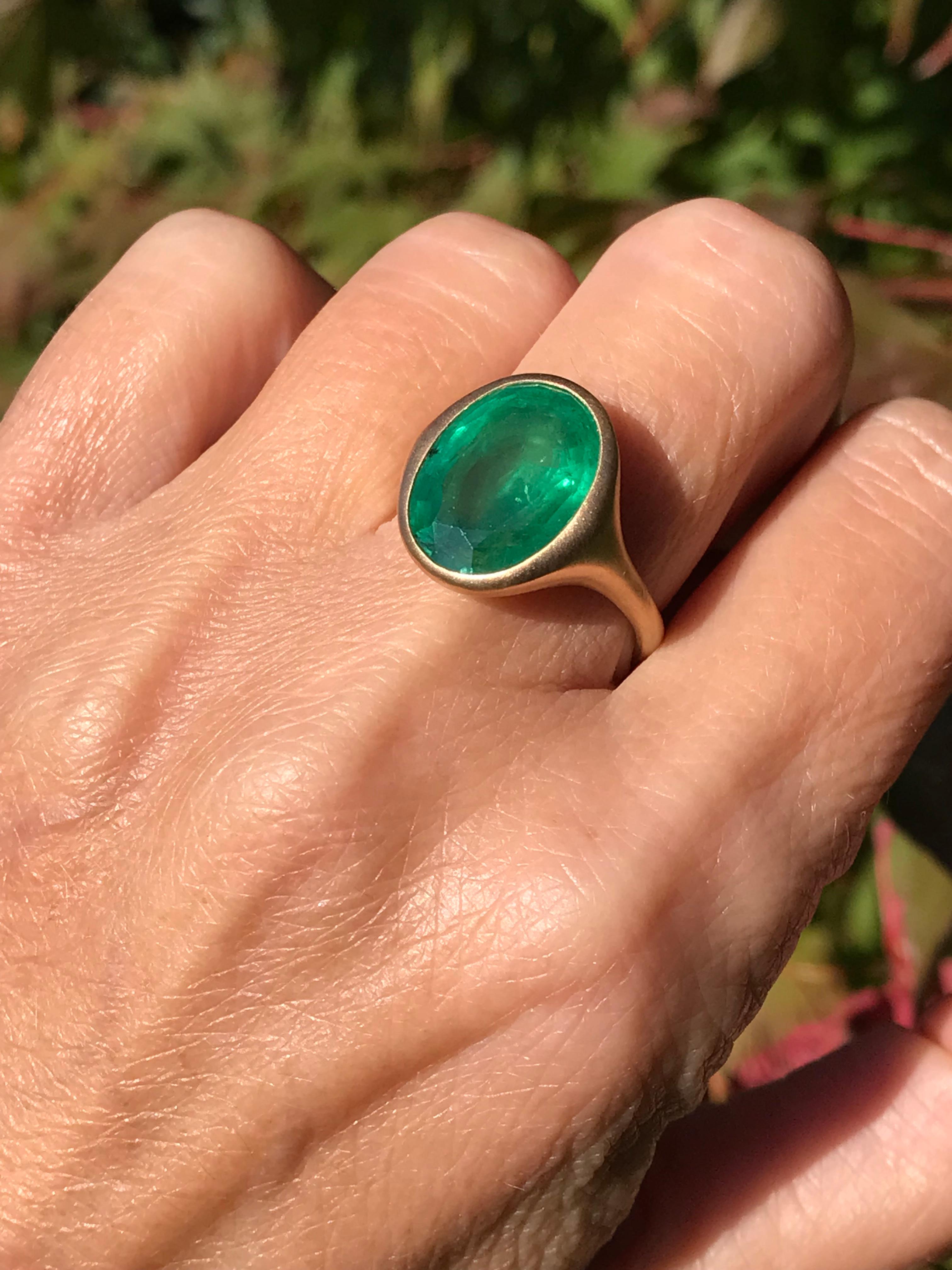 emerald ring designs for small finger
