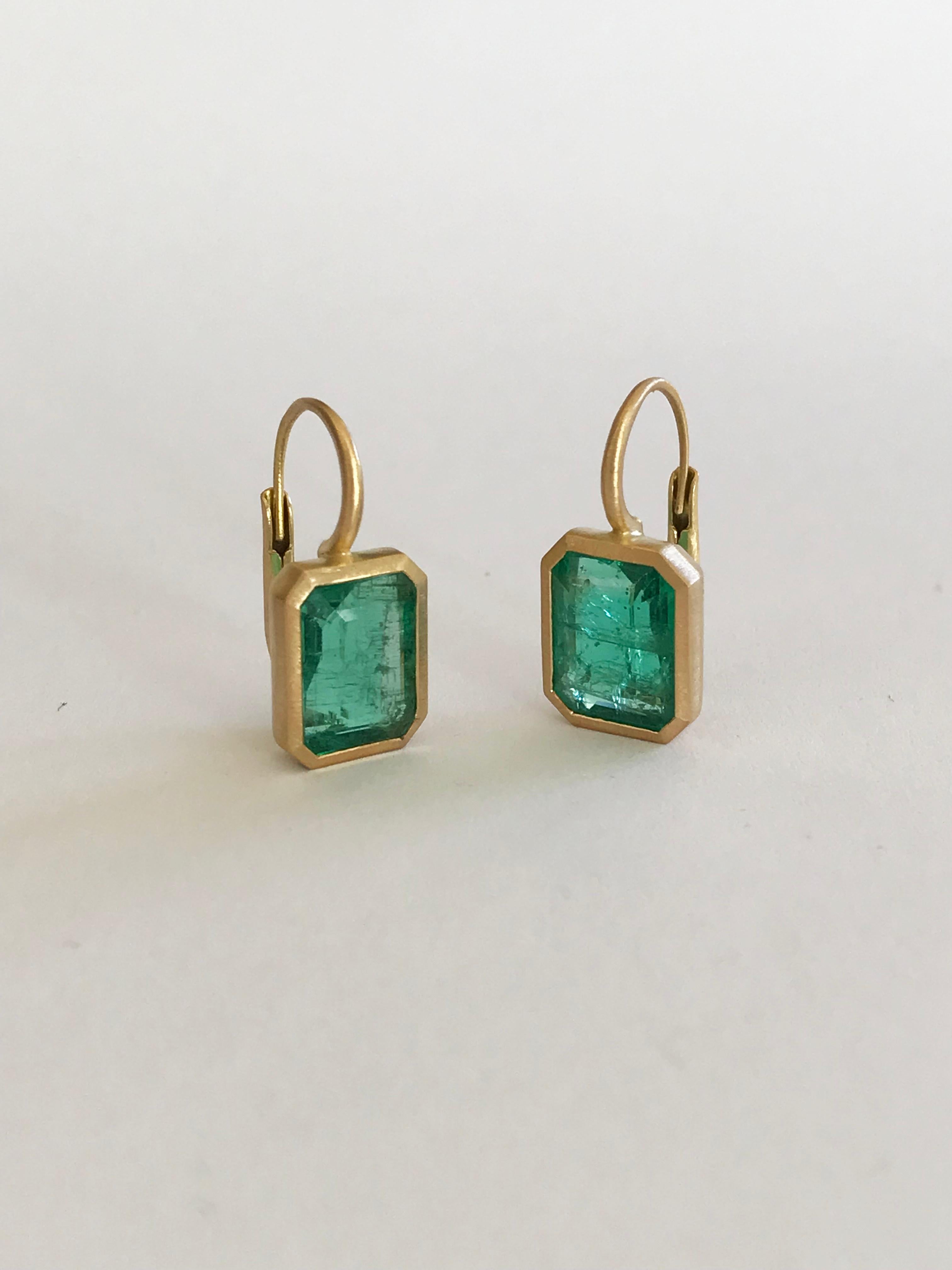 Dalben 6.94 Carat Emerald Yellow Gold Earrings 4