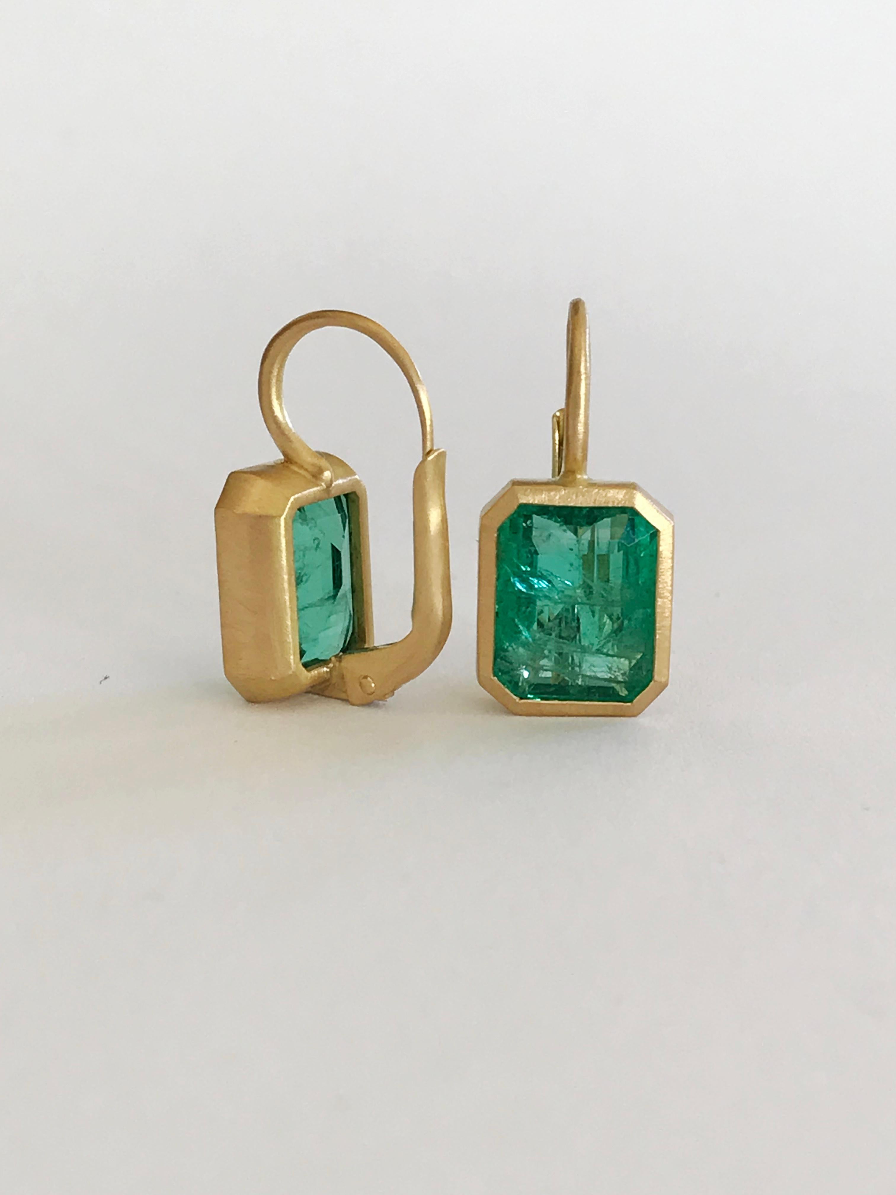 Dalben 6.94 Carat Emerald Yellow Gold Earrings 6