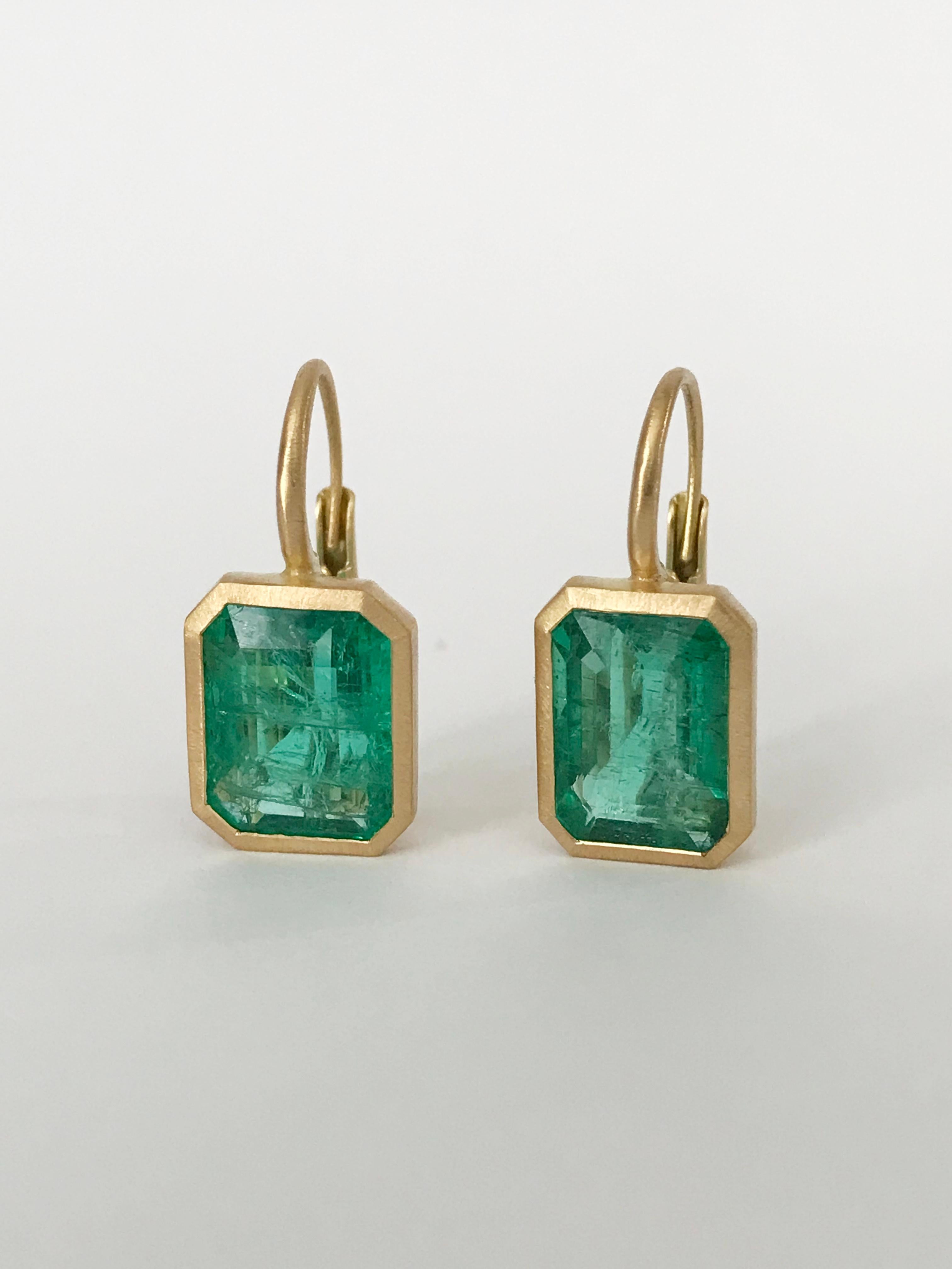 Dalben 6.94 Carat Emerald Yellow Gold Earrings 7