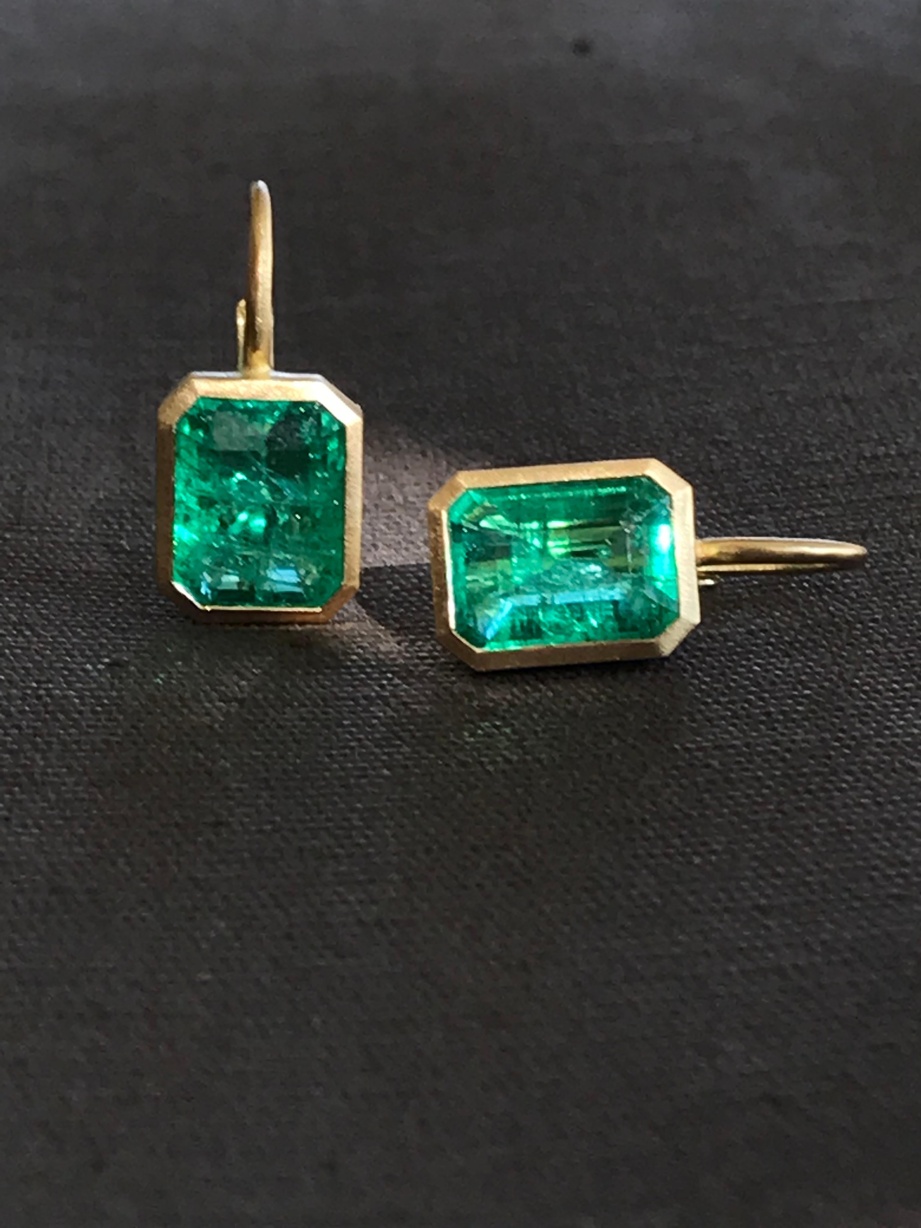 Dalben 6.94 Carat Emerald Yellow Gold Earrings 9