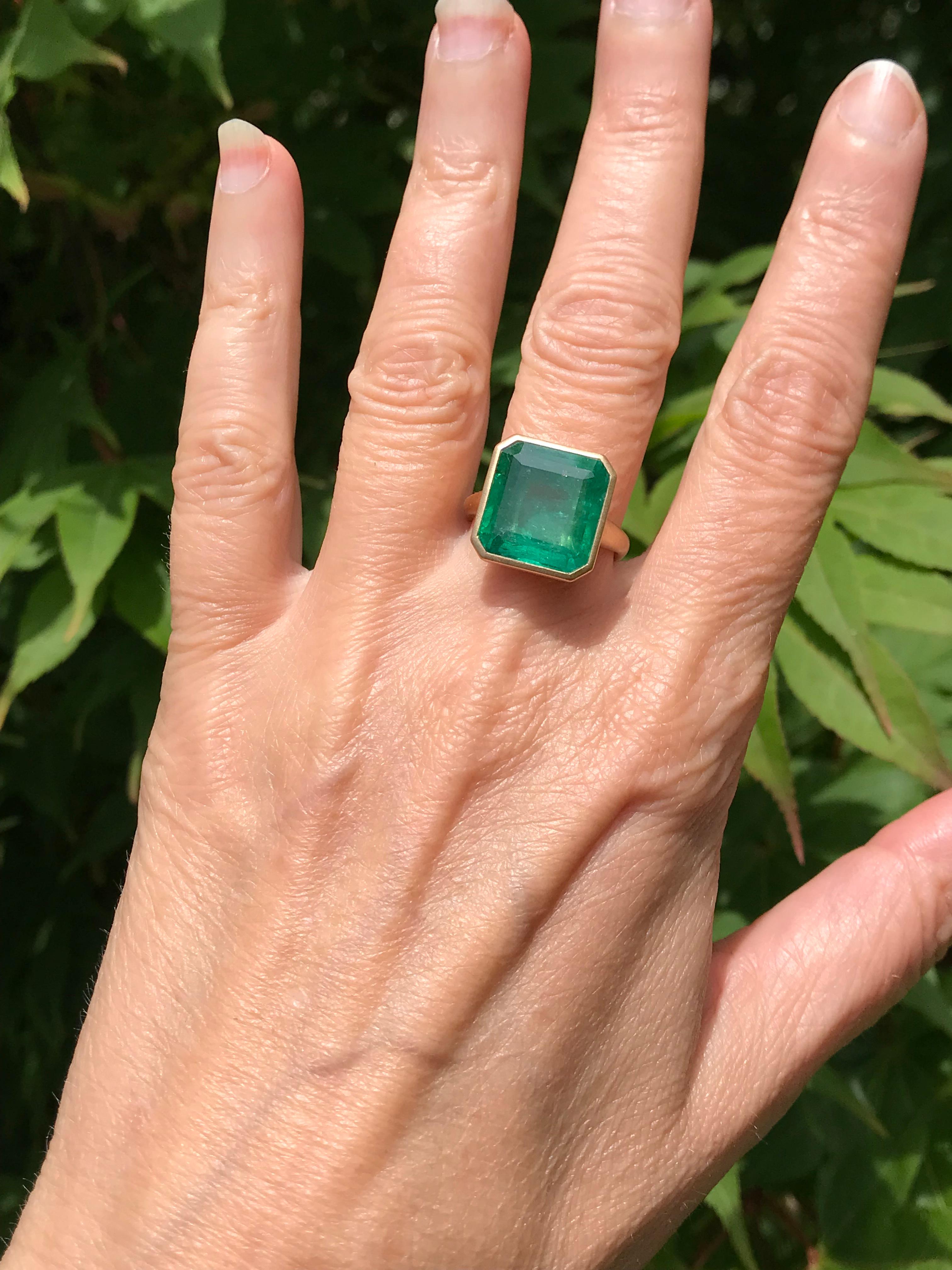 Dalben 10, 63 Carat Emerald Yellow Gold Ring 4