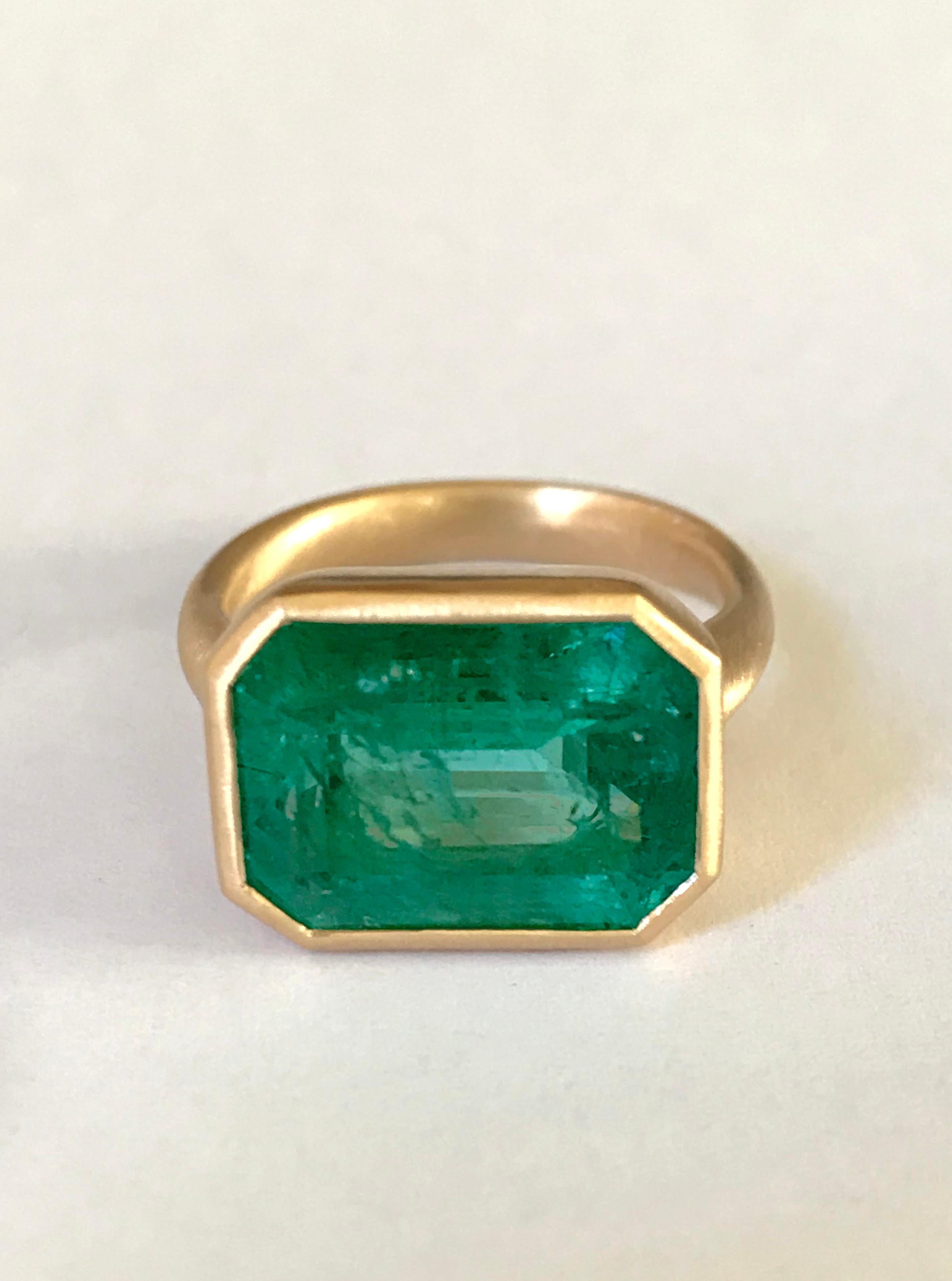 Dalben 7,20 Karat Smaragd Gelbgold Ring 9