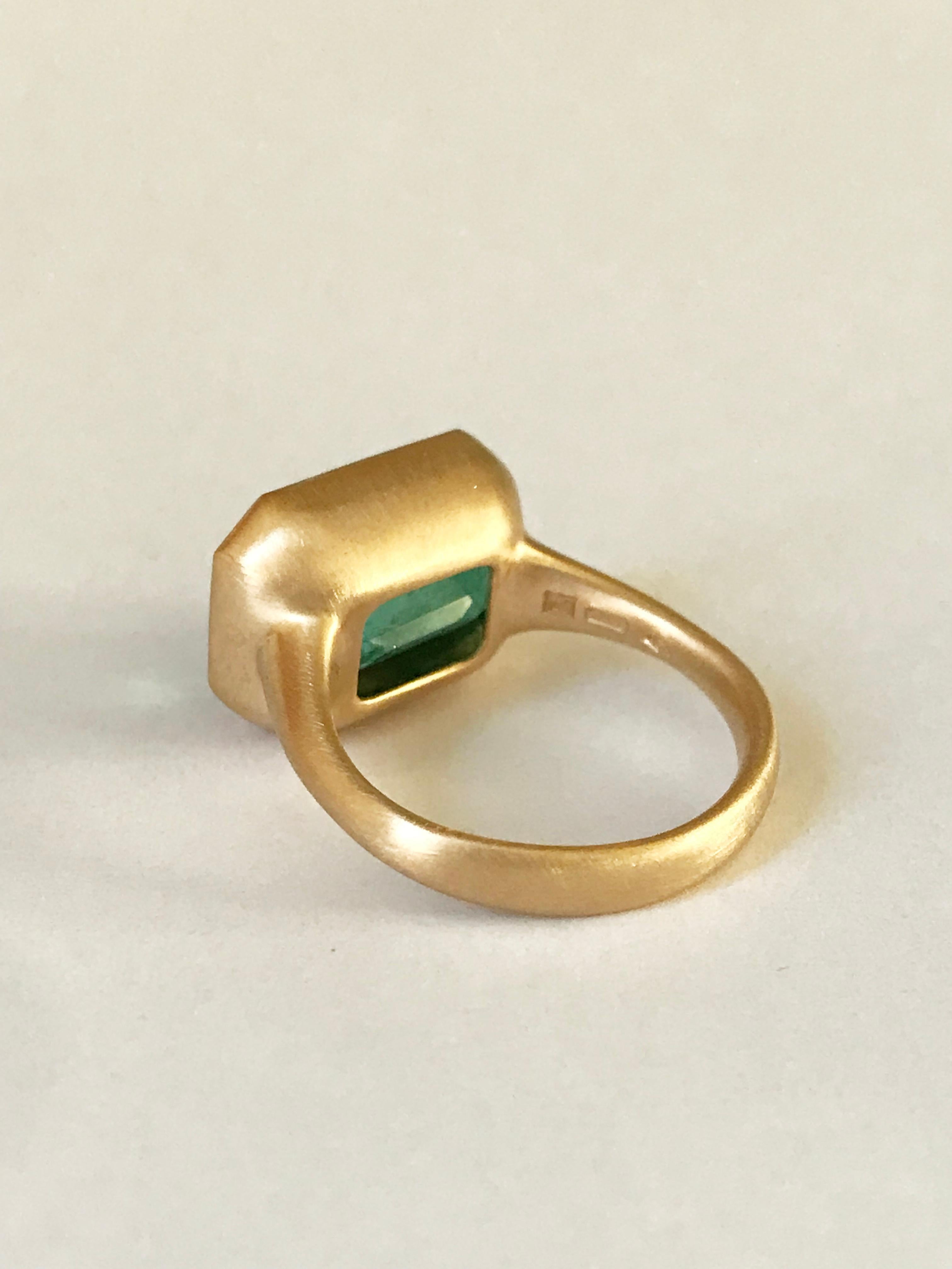 Dalben 7,20 Karat Smaragd Gelbgold Ring 10