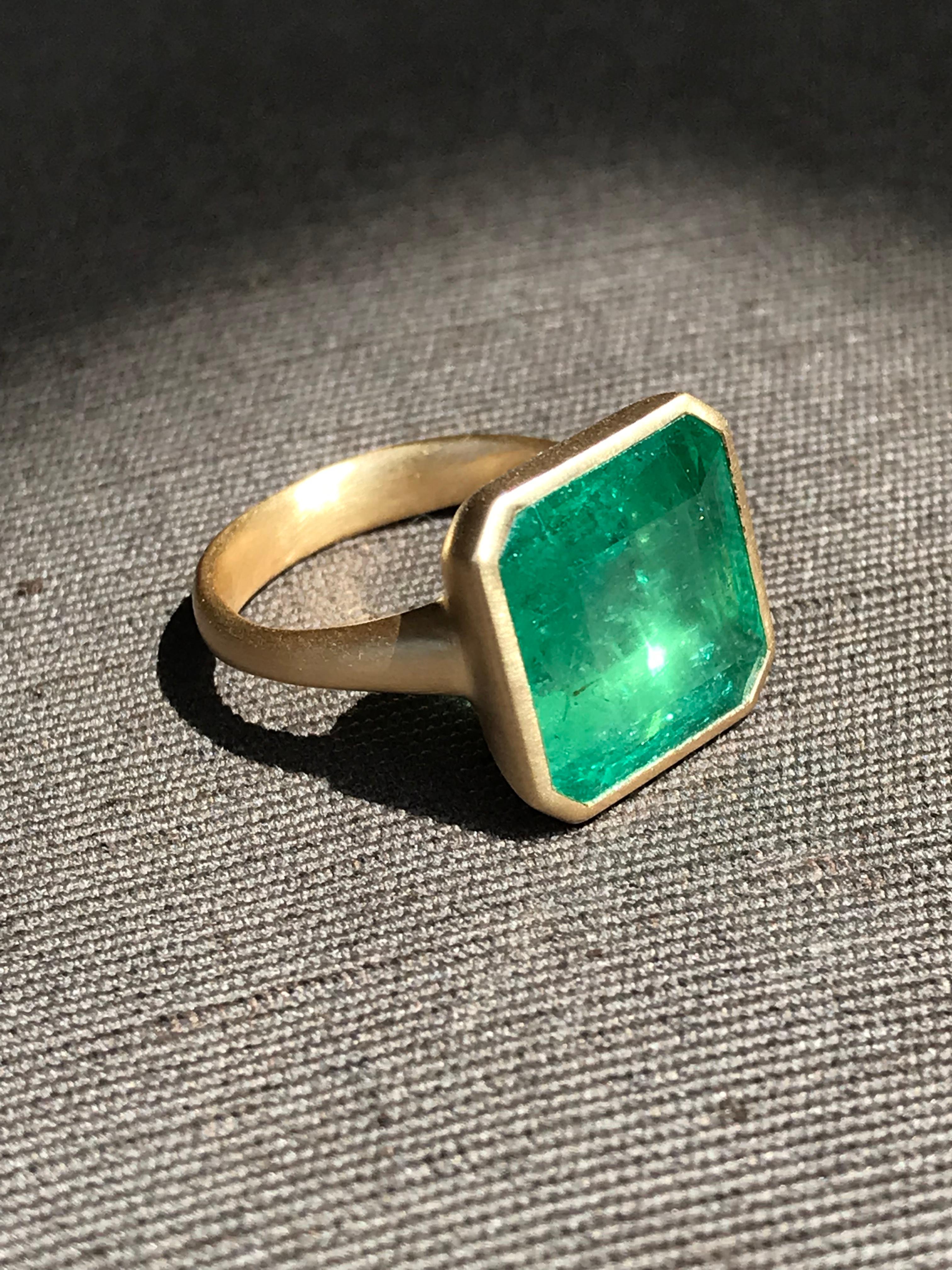 Dalben 10, 63 Carat Emerald Yellow Gold Ring 9