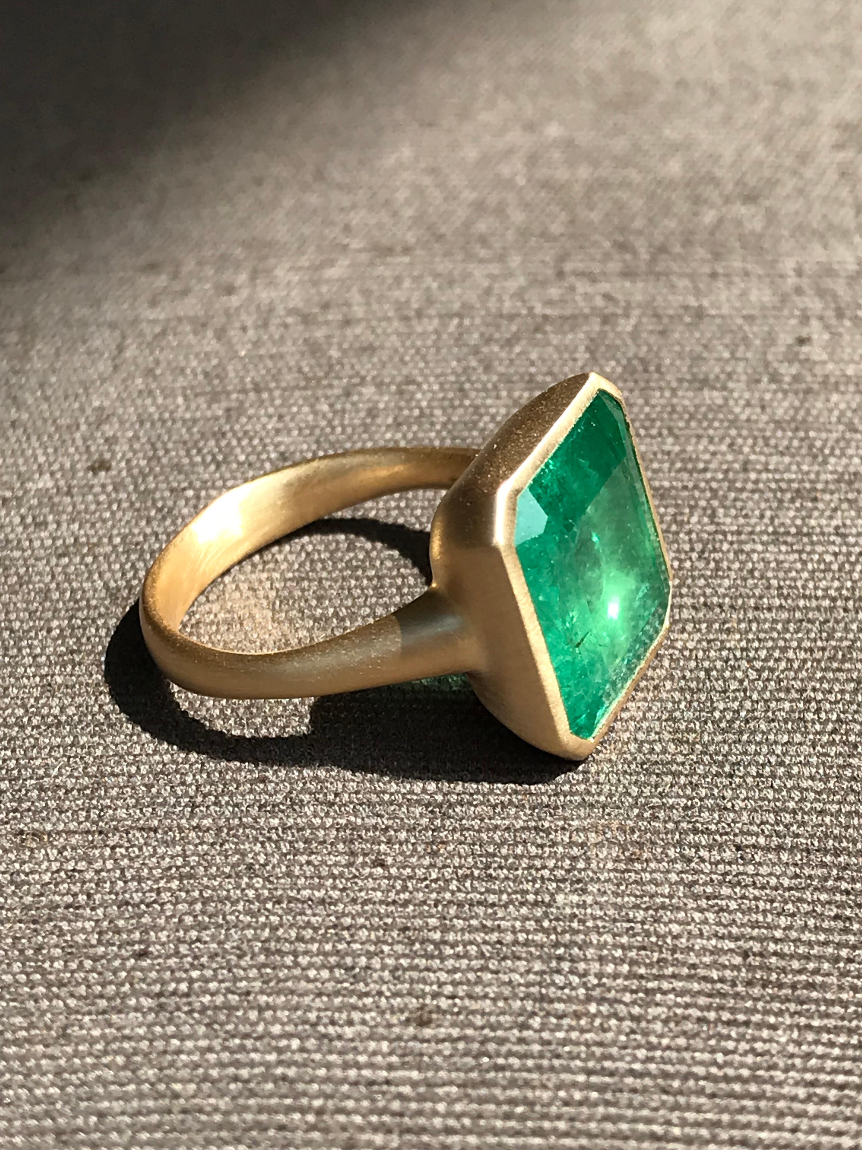 Dalben 10, 63 Carat Emerald Yellow Gold Ring 10