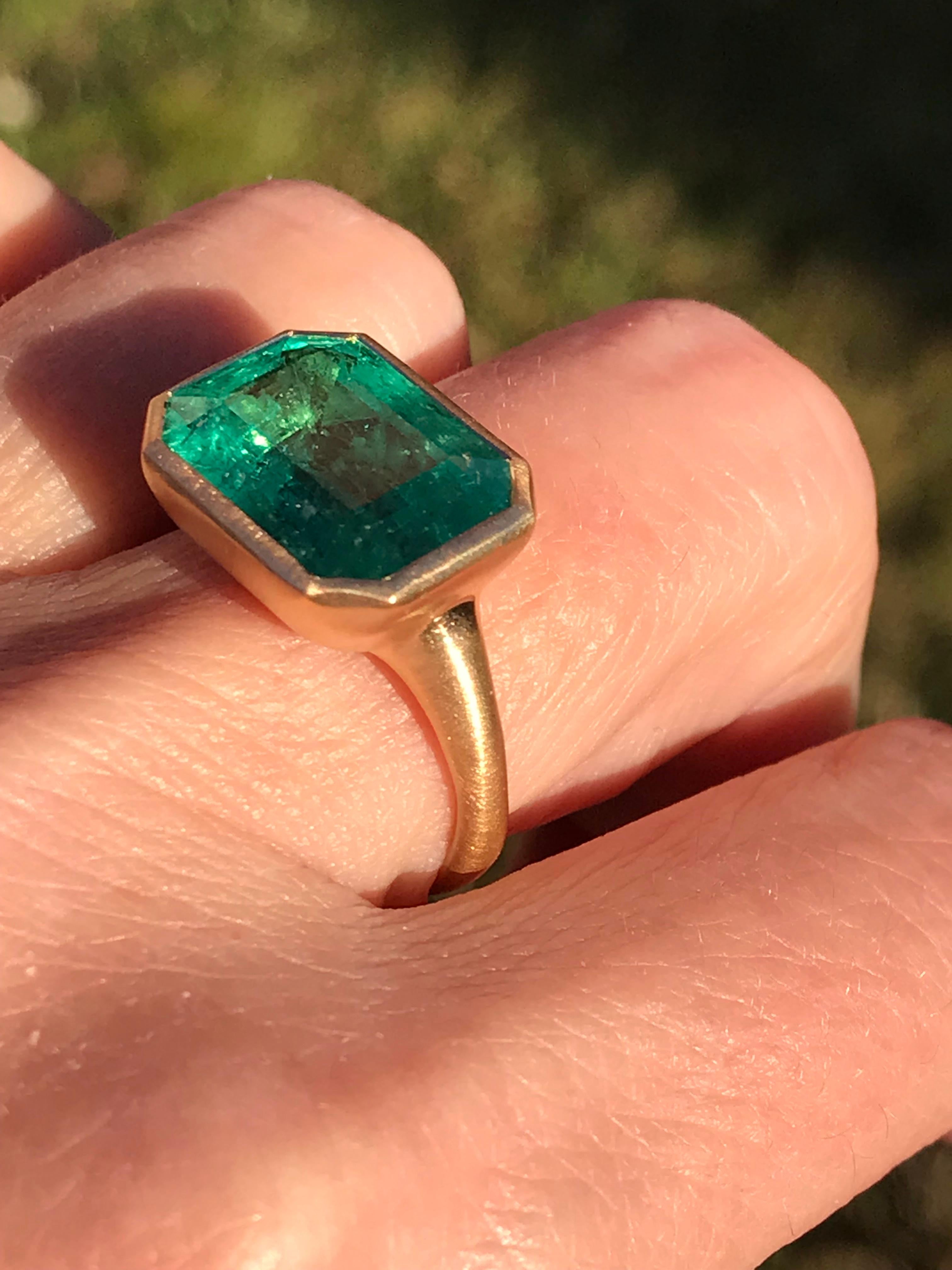 Dalben 7,20 Karat Smaragd Gelbgold Ring (Smaragdschliff)