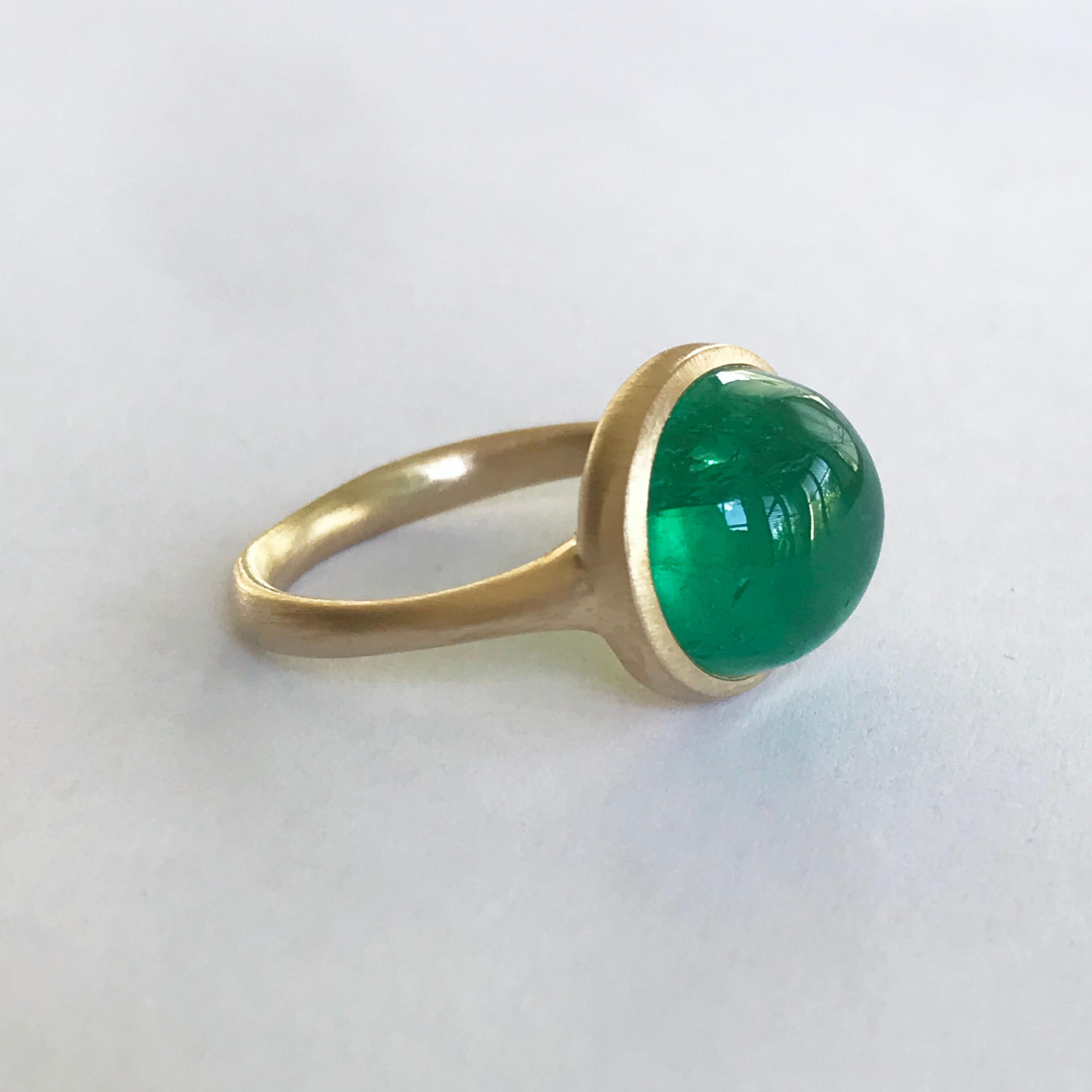 Dalben 8, 89 Carat Cabochon Cut Colombian Emerald Yellow Gold Ring 1