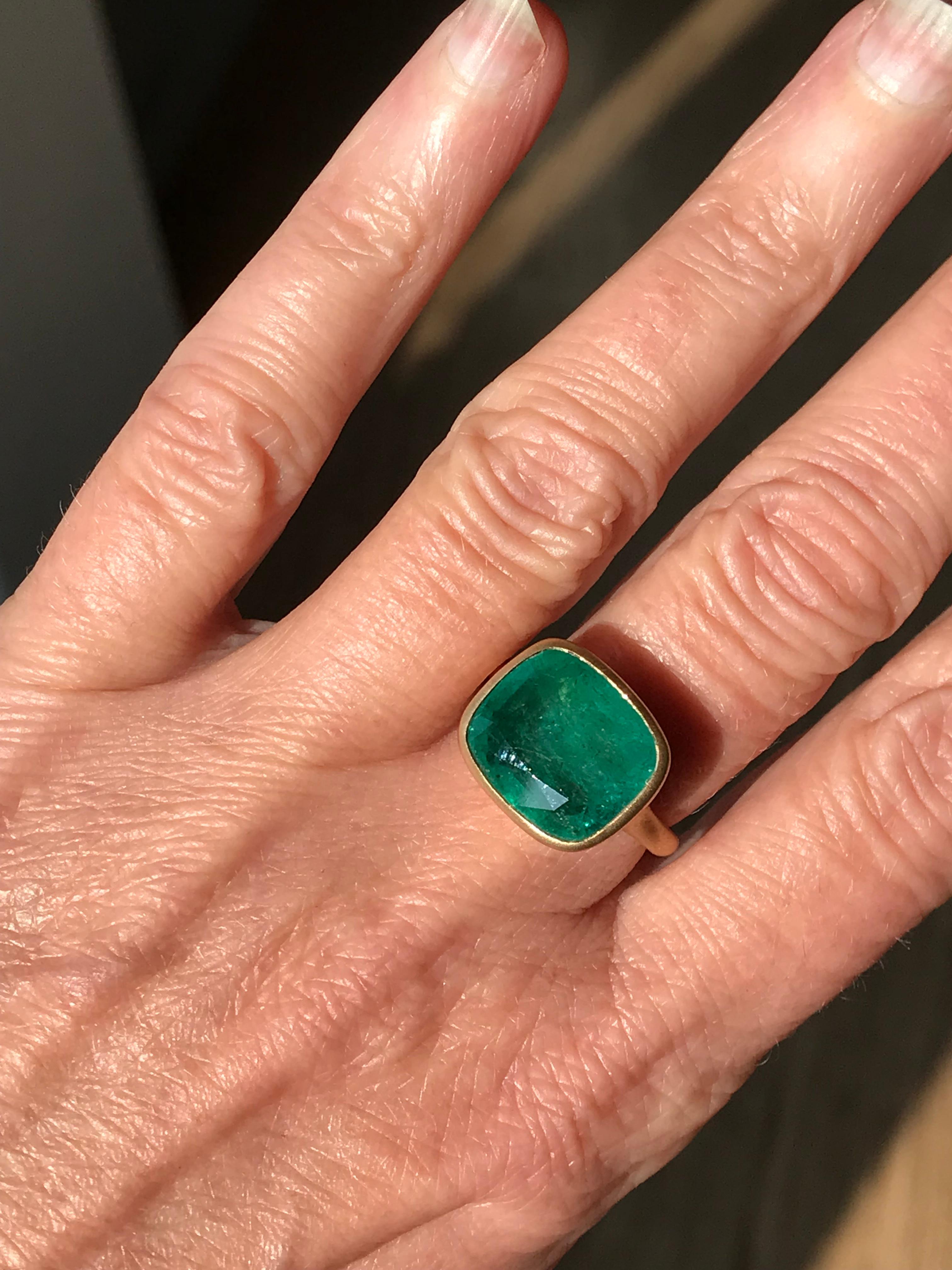 Dalben 9, 7 Carat Emerald Yellow Gold Ring In New Condition In Como, IT