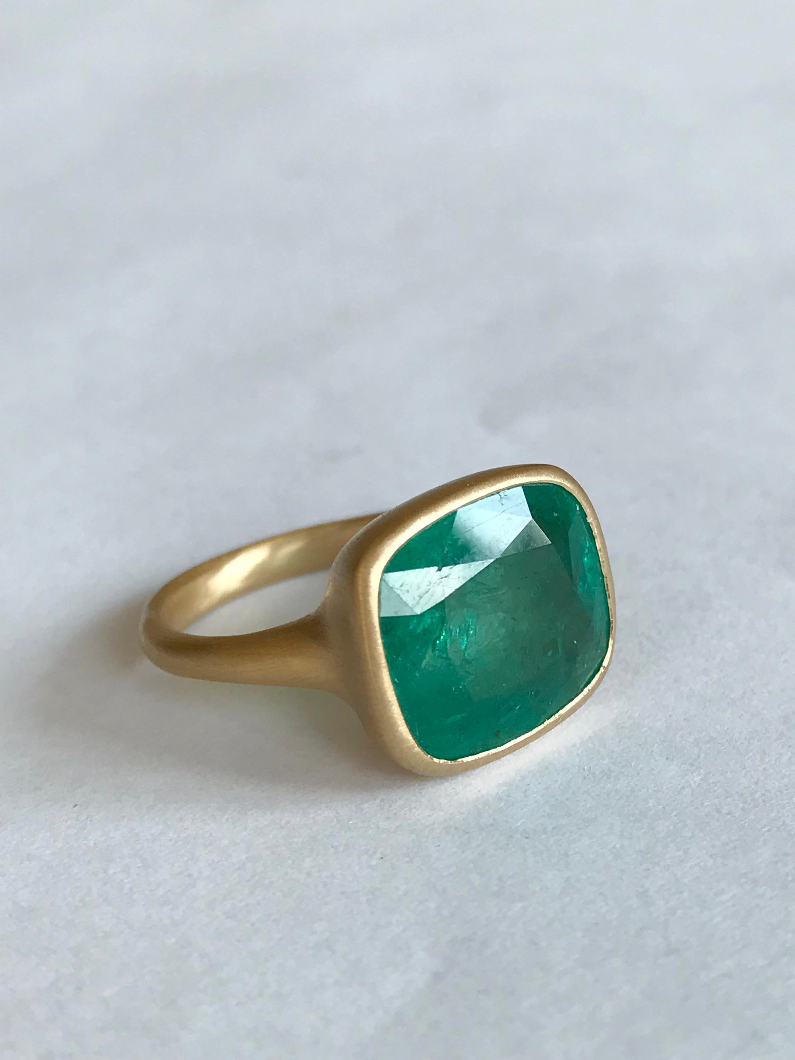 Women's Dalben 9, 7 Carat Emerald Yellow Gold Ring