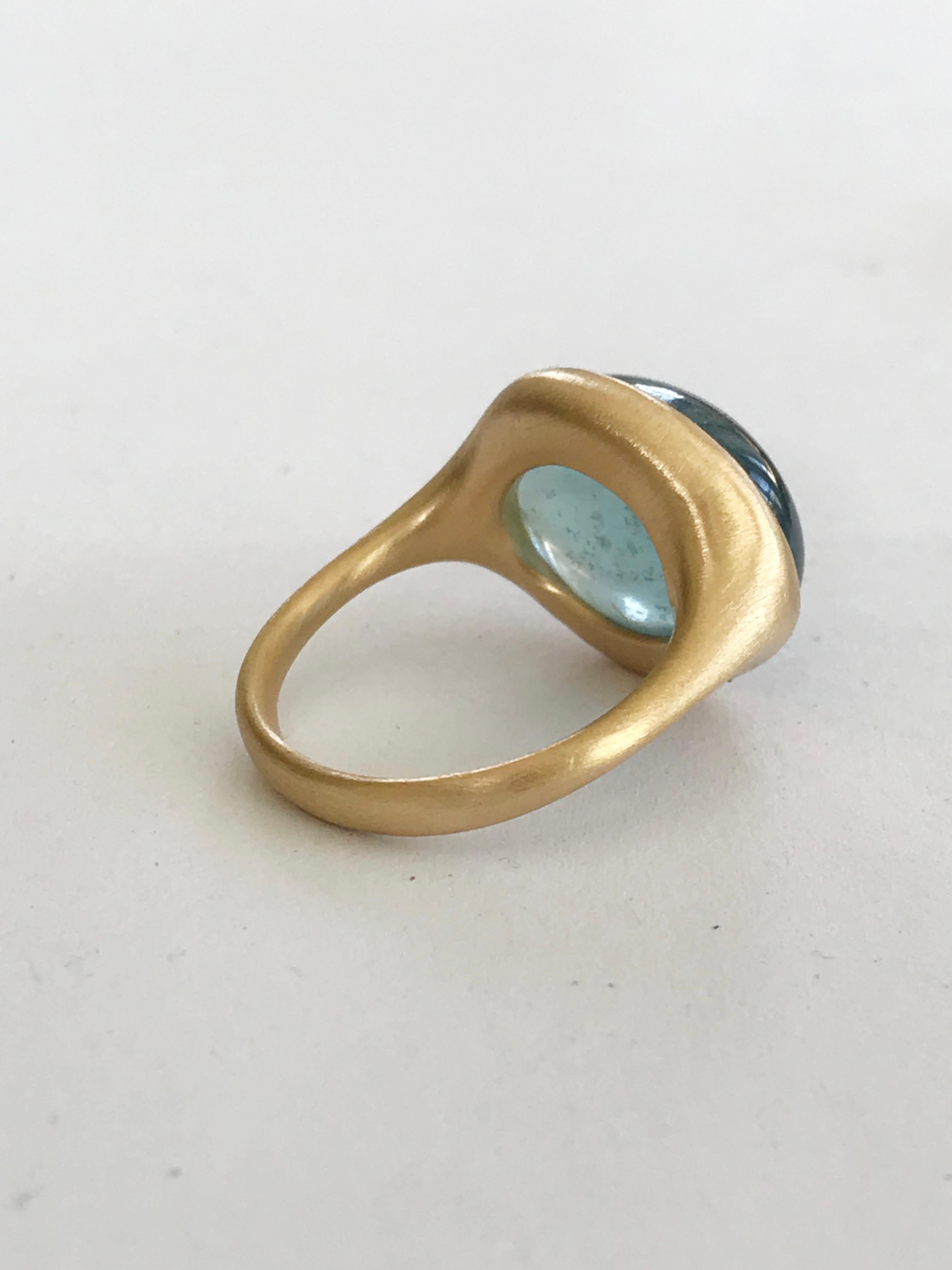 Dalben Aquamarine Oval Cabochon Yellow Gold Ring For Sale 3