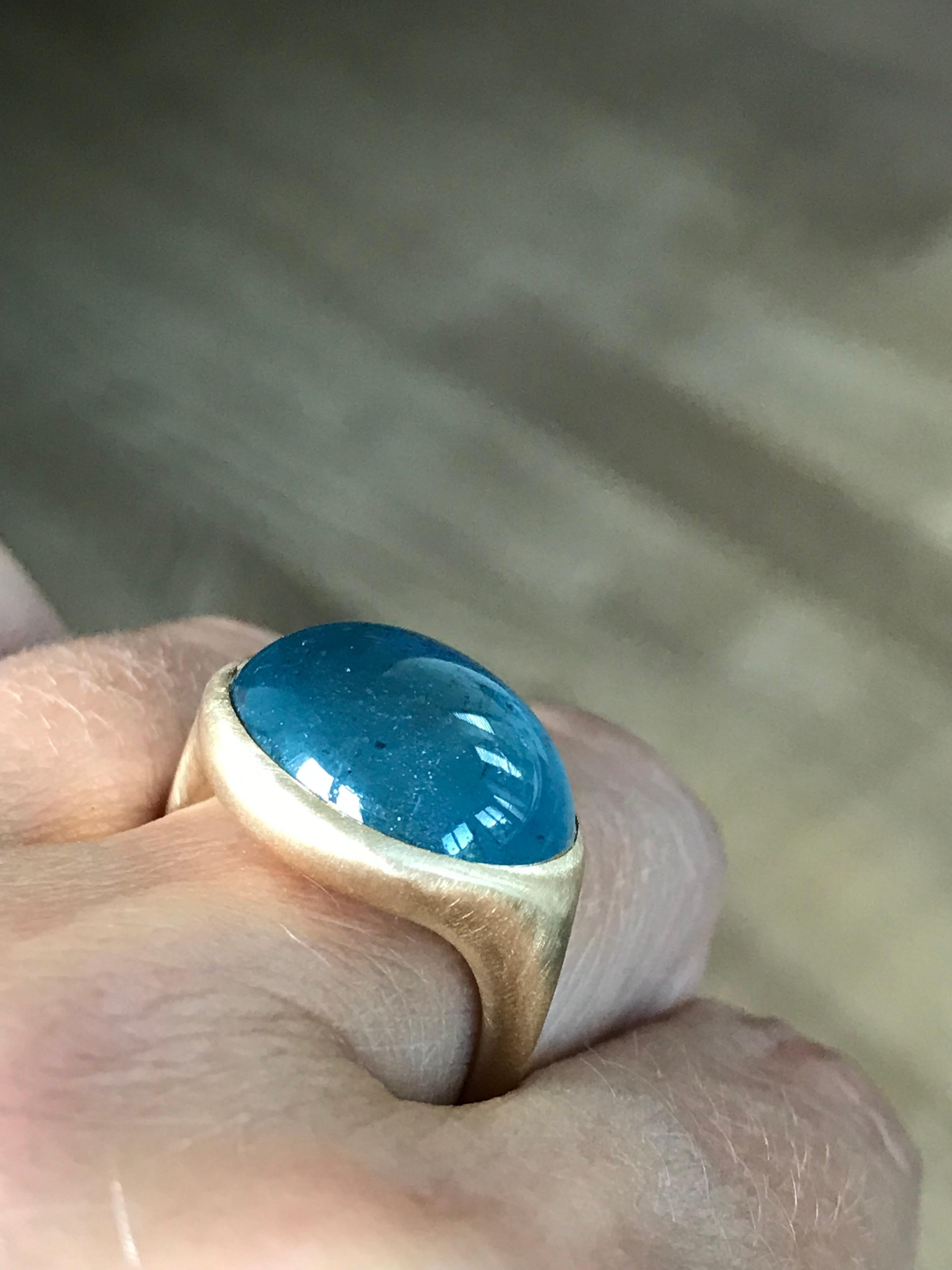 Gelbgoldring mit Aquamarin und ovalem Cabochon von Dalben im Angebot 10