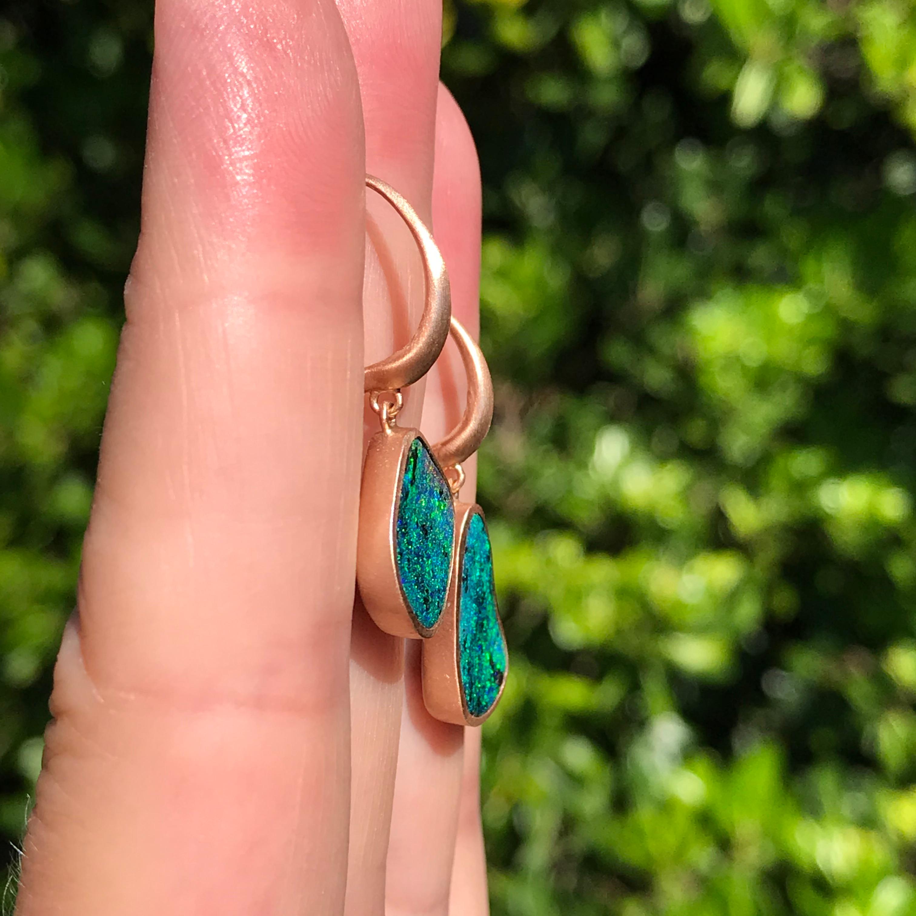 Dalben Australische Boulder-Opal-Ohrringe aus Roségold im Angebot 3