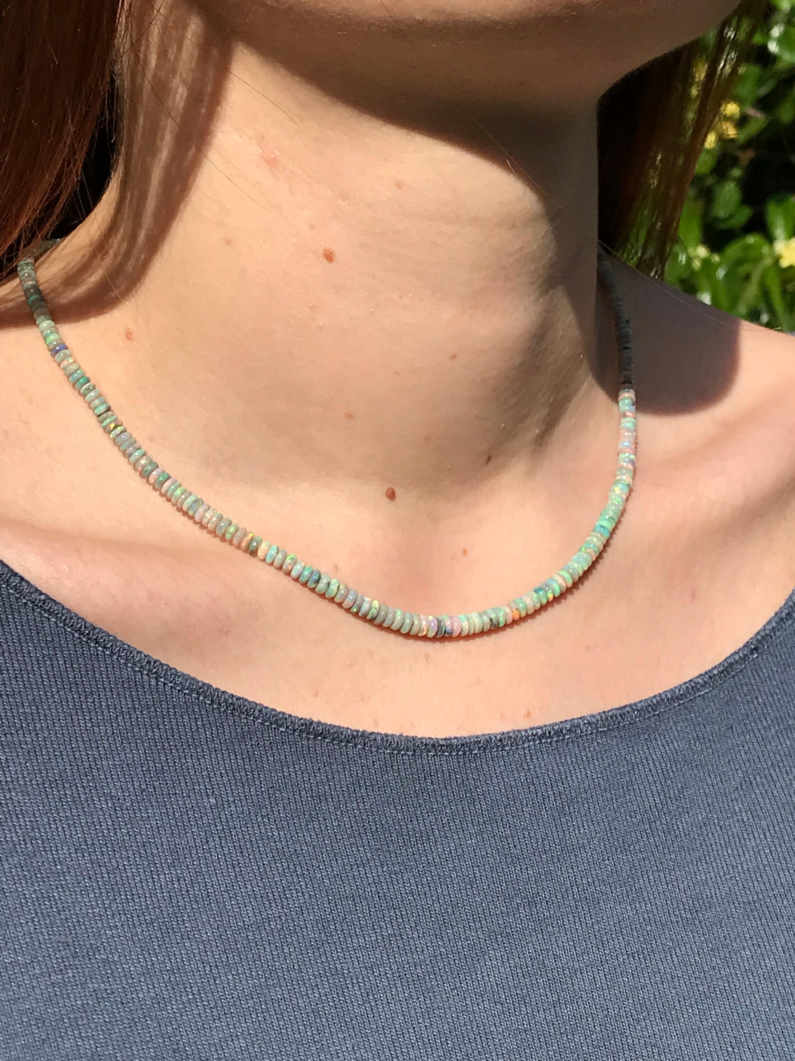 Dalben australien  Collier d'opale en or rose en vente 1