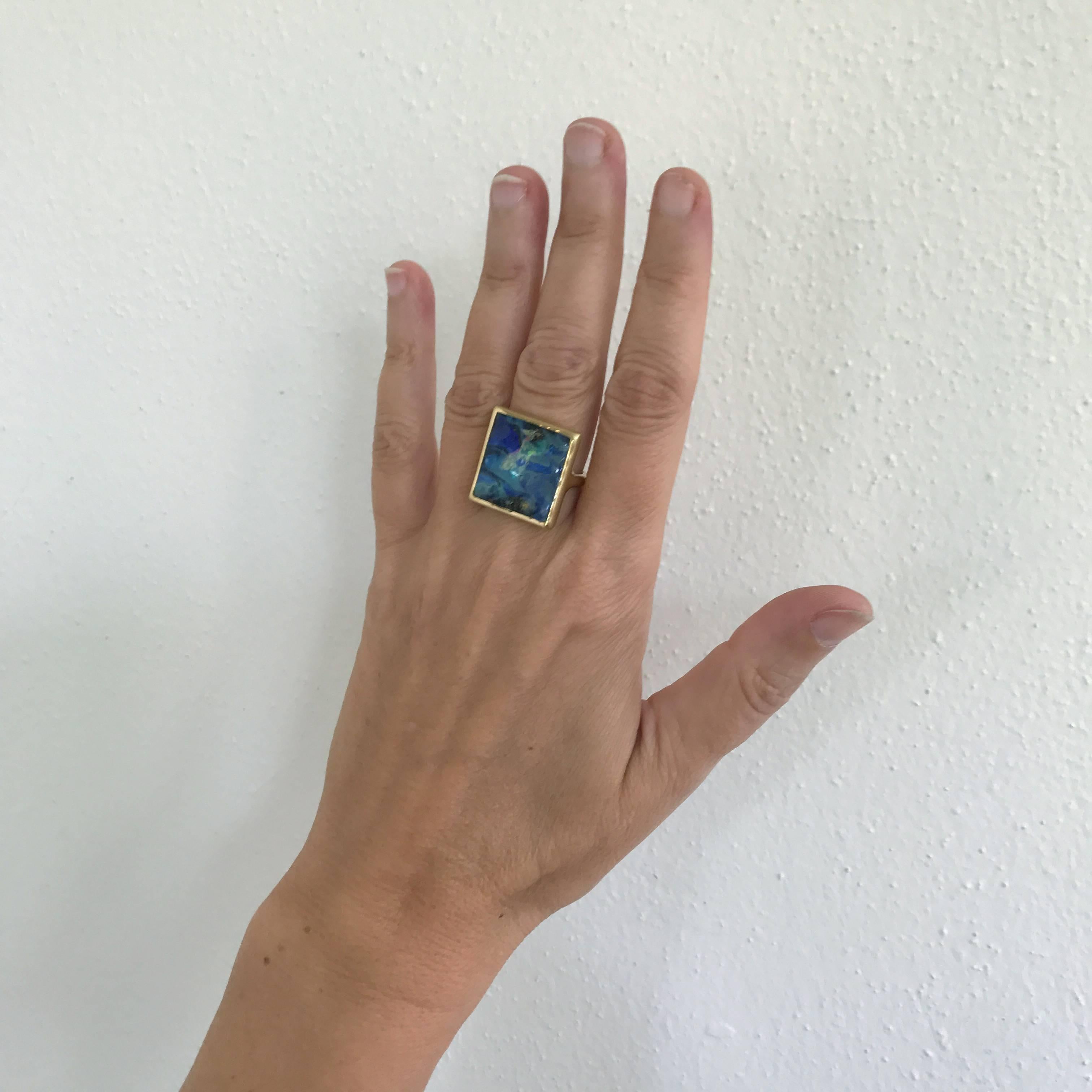 Dalben Blue Rectangular Boulder Opal Yellow Gold Ring In New Condition For Sale In Como, IT