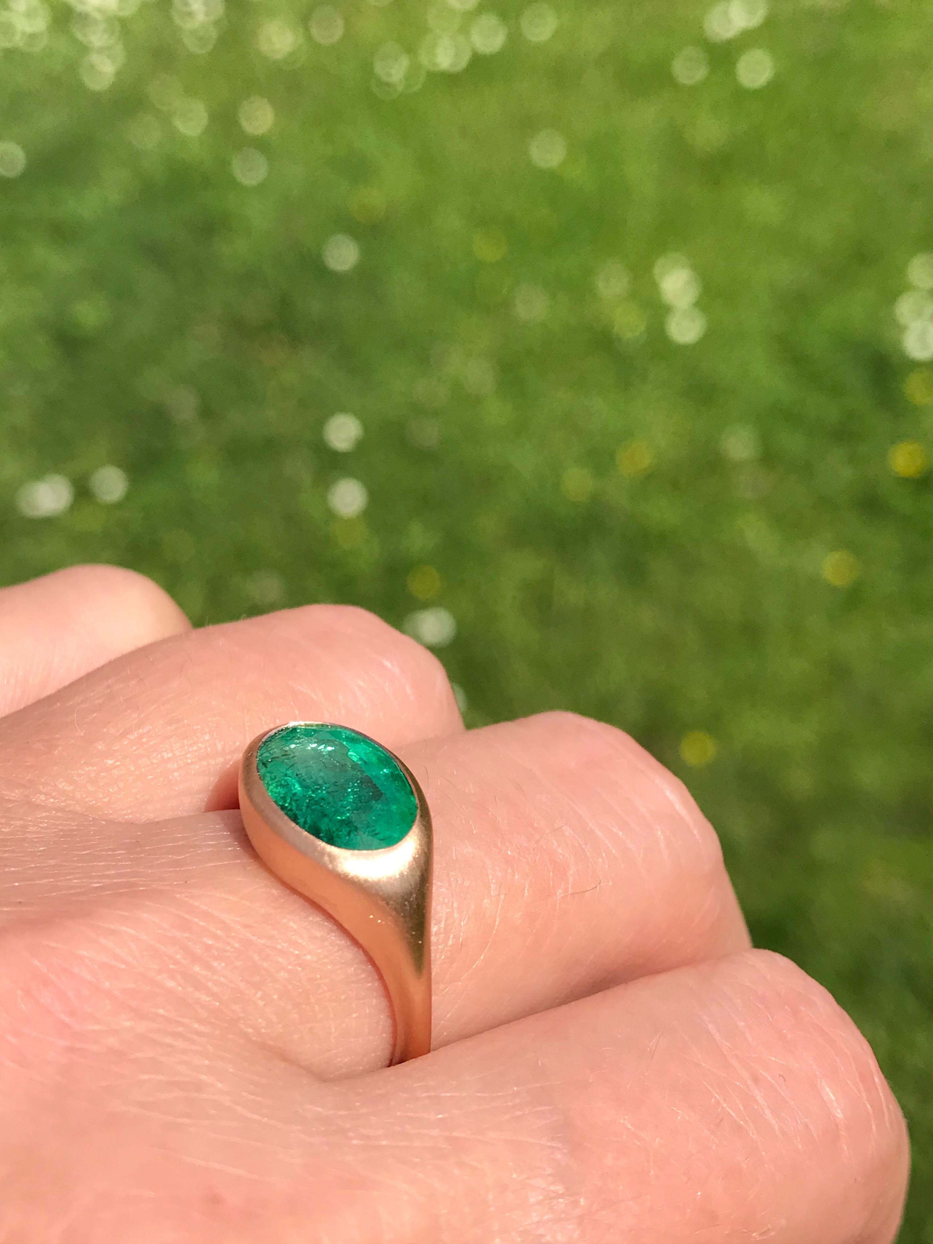 Dalben Design 3, 16 Karat Smaragd-Ring aus Roségold (Zeitgenössisch) im Angebot