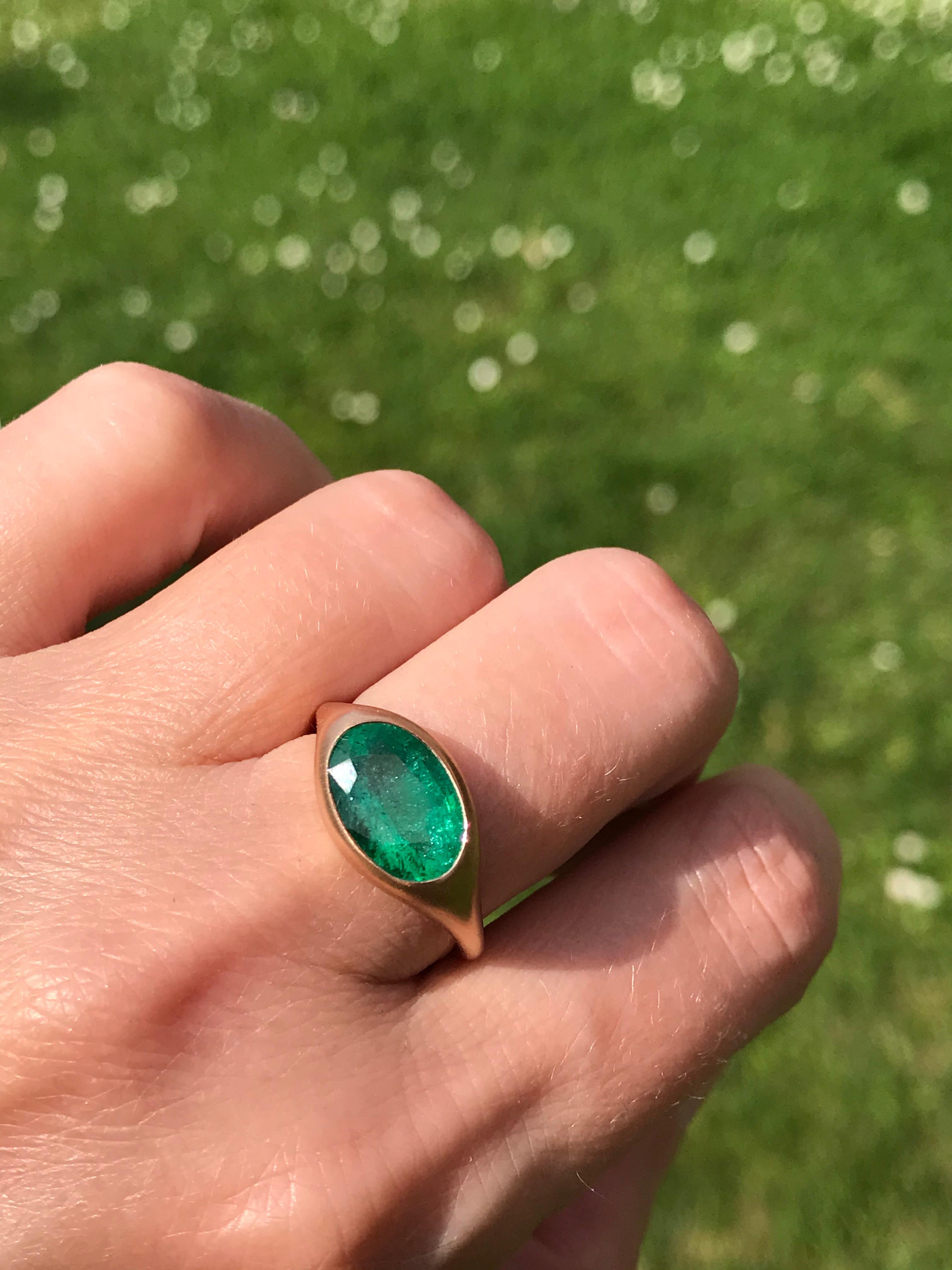 Contemporary Dalben Design 3, 16 Carat Emerald Rose Gold Ring For Sale