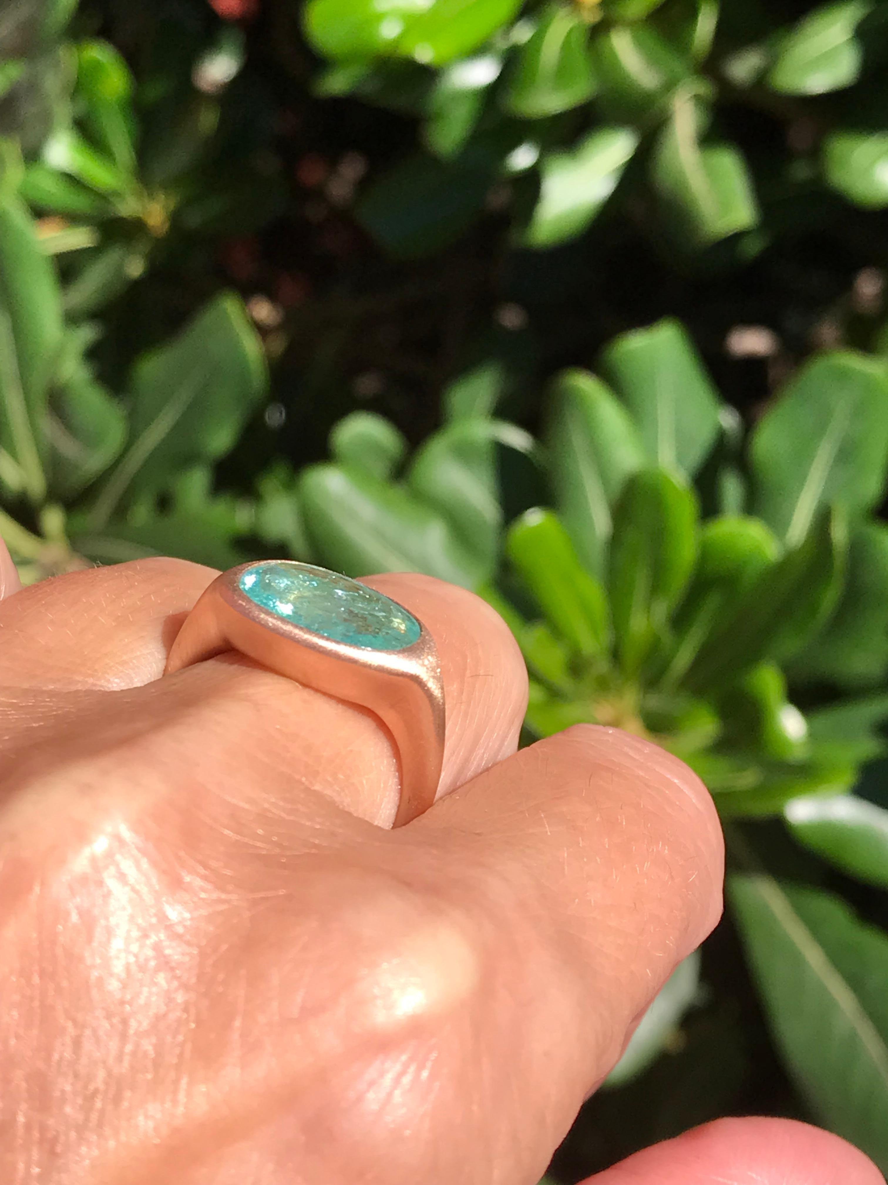 Contemporary Dalben Design 4.11 carat Certified Paraiba Tourmaline Rose Gold Ring For Sale