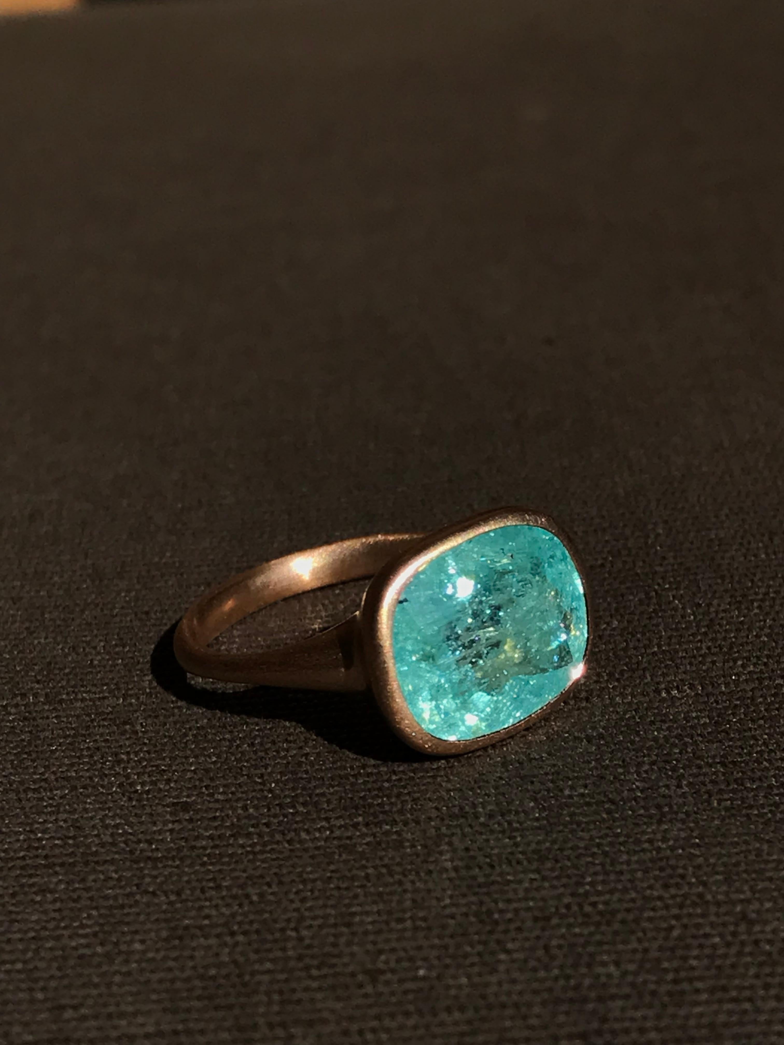 Dalben Design Anello in oro rosa con tormalina Paraiba certificata da 6.88 carati in vendita 2