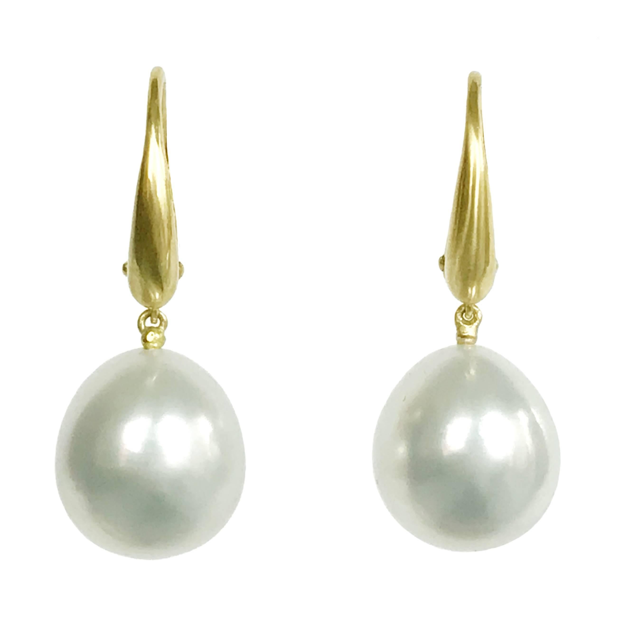 Dalben Design Australian South Sea Pearl Yellow Gold Dangle Earring For Sale