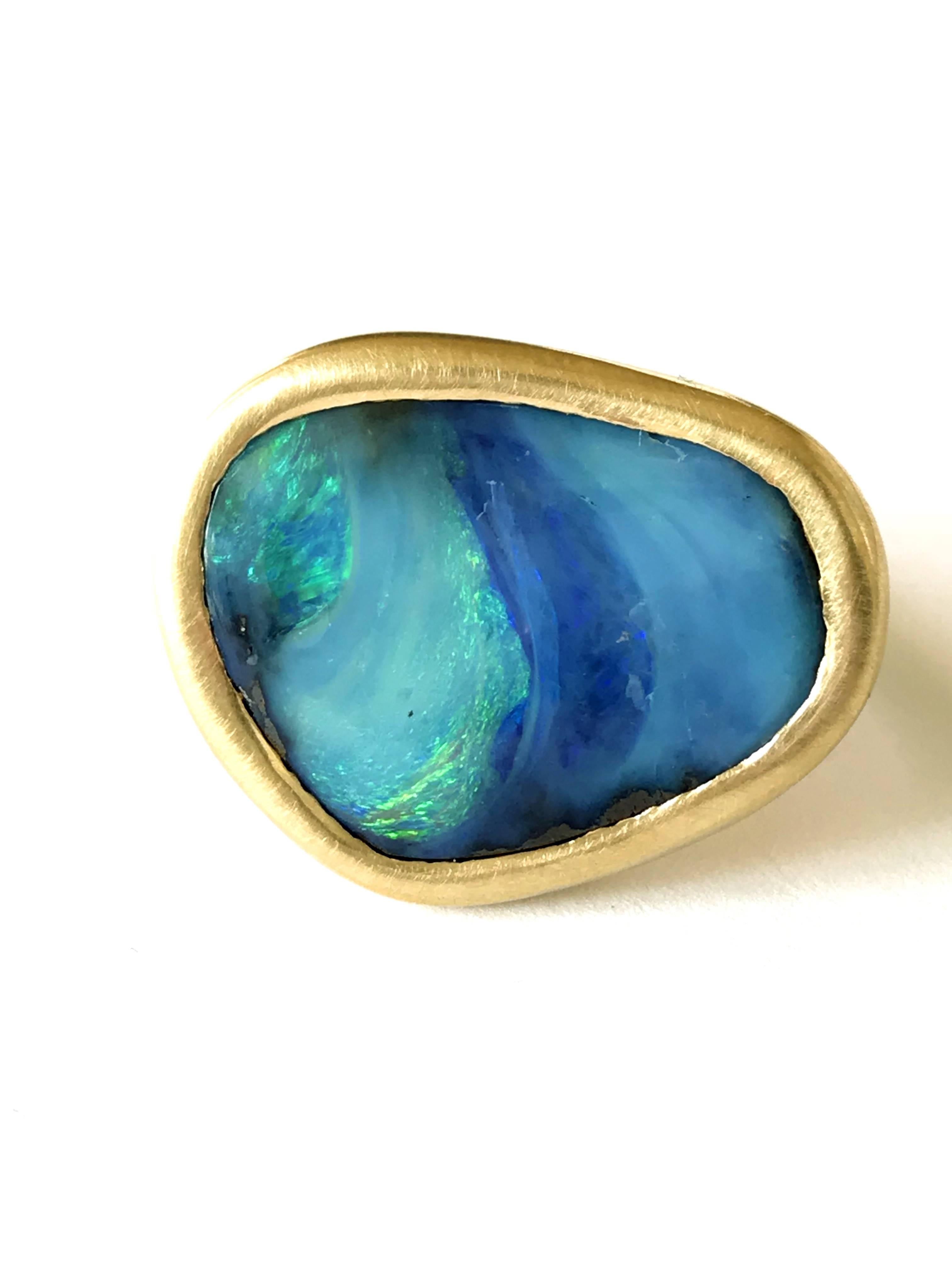 Dalben Design Blaugrüner australischer Boulder-Opal Gelbgold Ring (Rohschliff) im Angebot