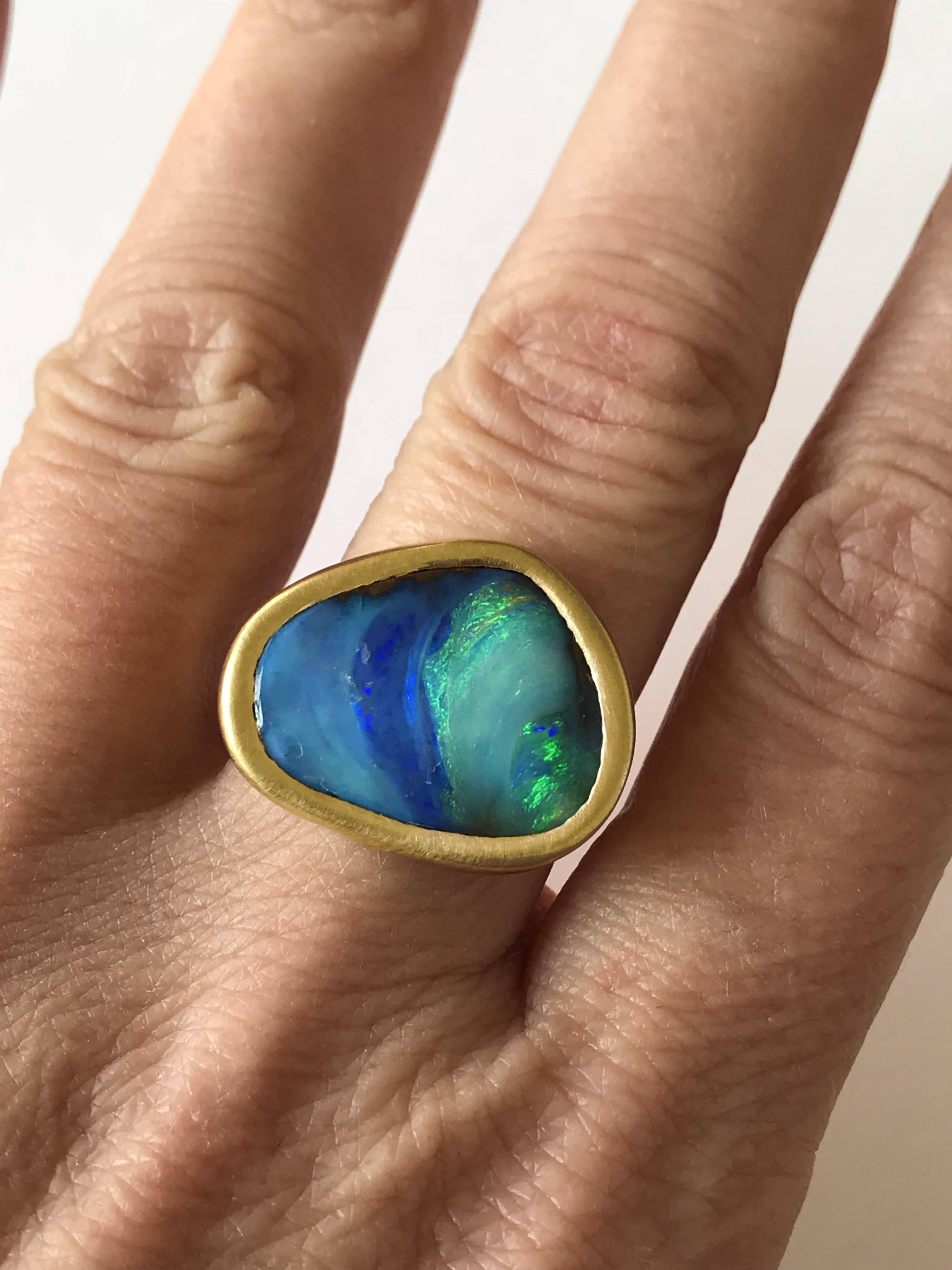Dalben Design Blaugrüner australischer Boulder-Opal Gelbgold Ring im Zustand „Neu“ im Angebot in Como, IT