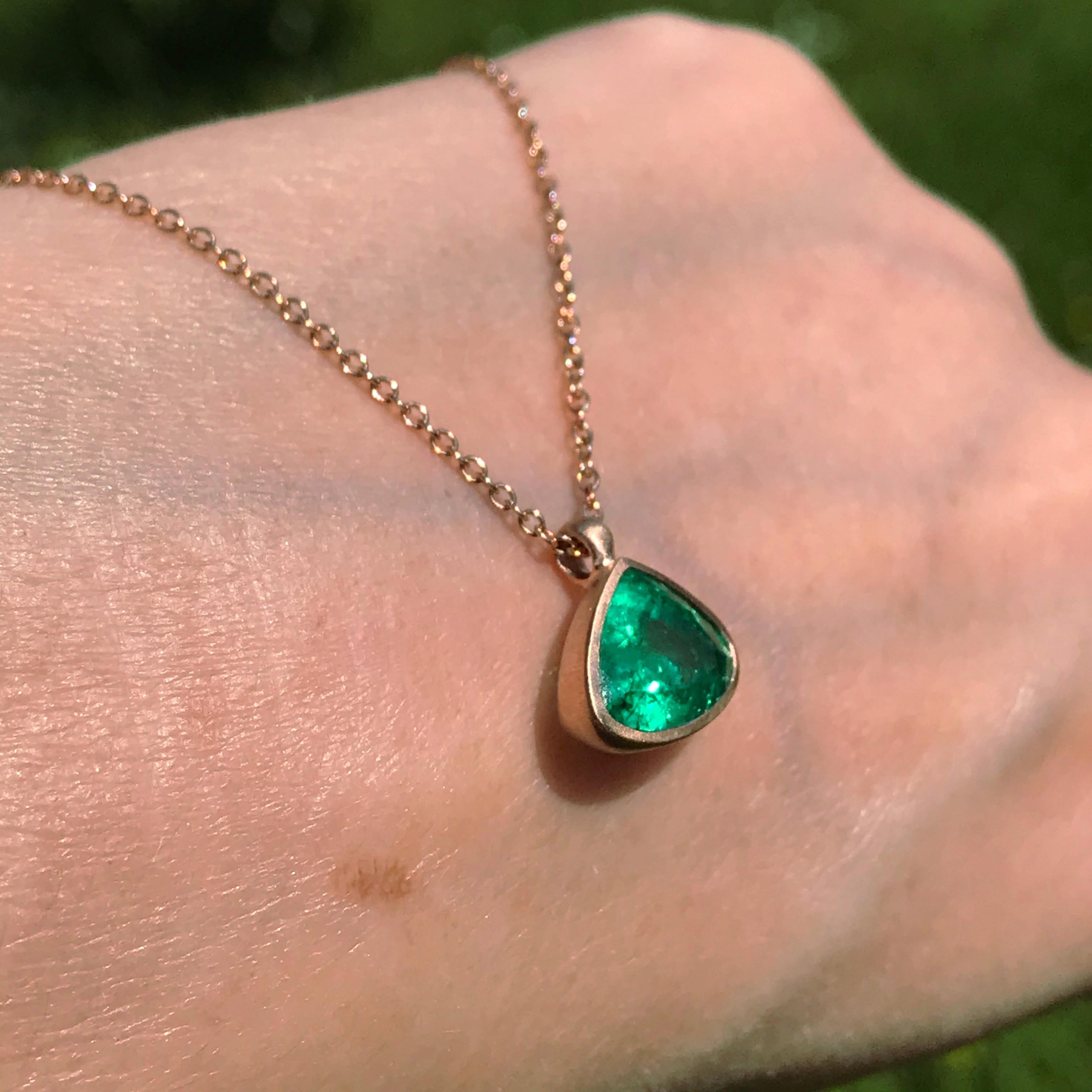 Dalben Design Emerald and Rose Gold Necklace 4