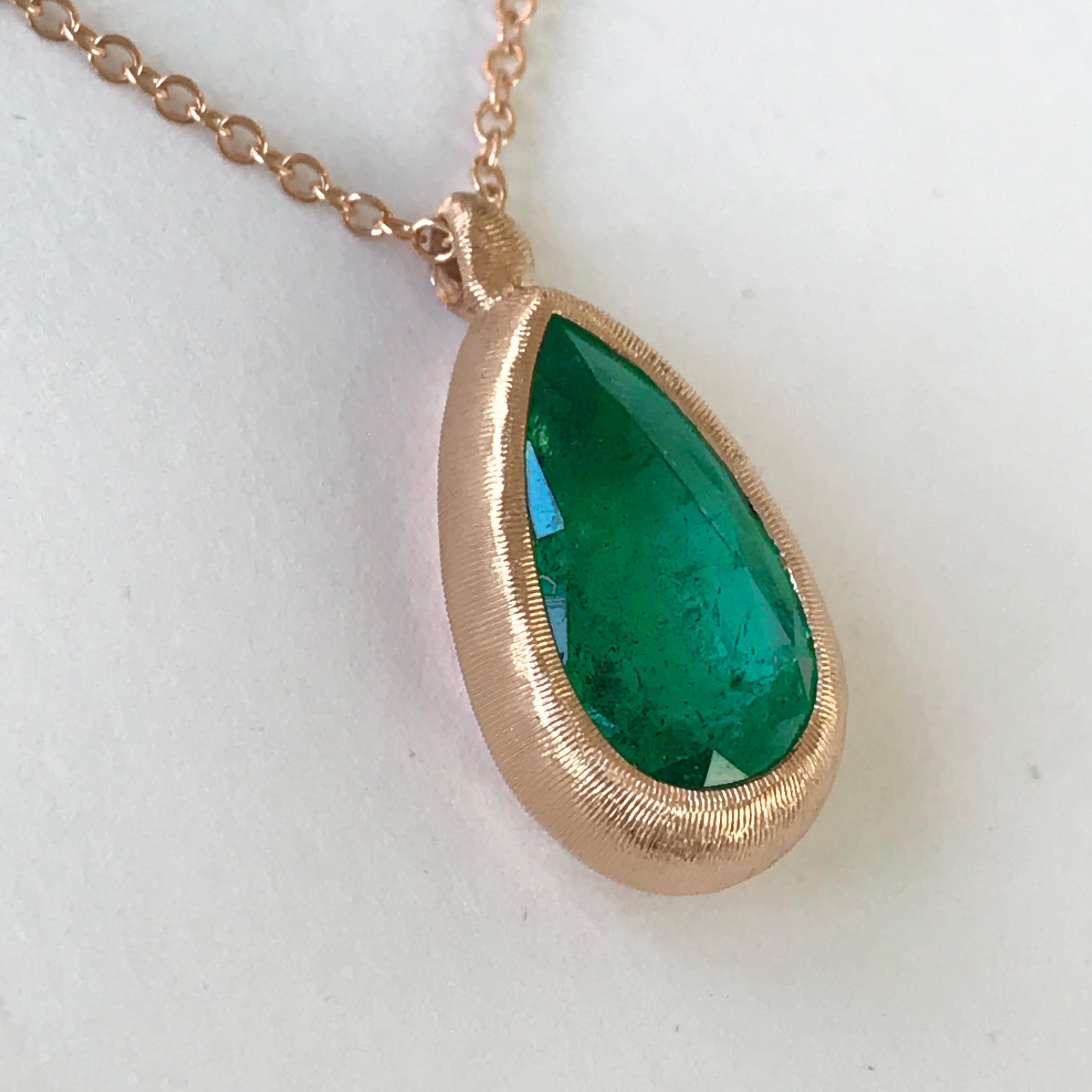 Dalben Design Emerald and Rose Gold Necklace In New Condition In Como, IT