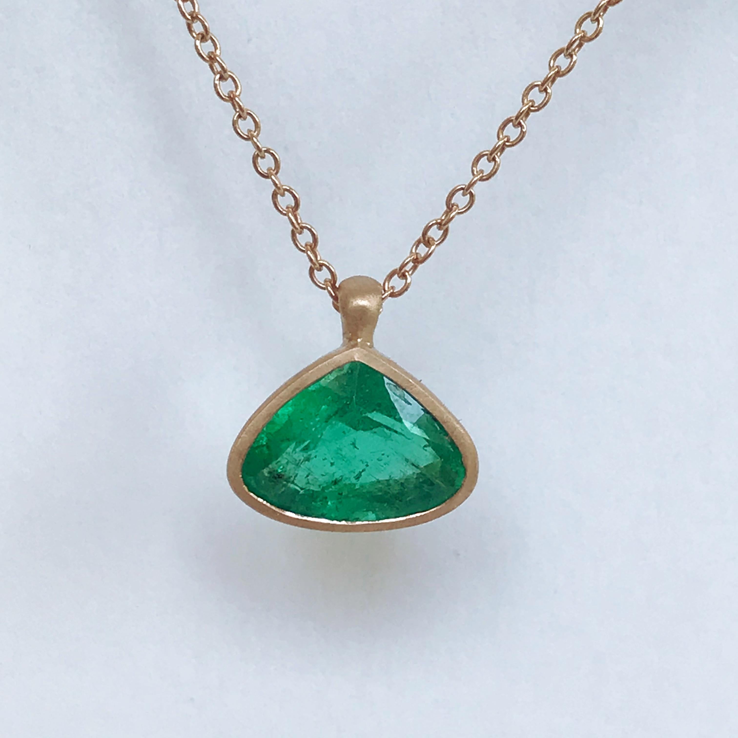 Dalben Design Emerald and Rose Gold Necklace In New Condition In Como, IT