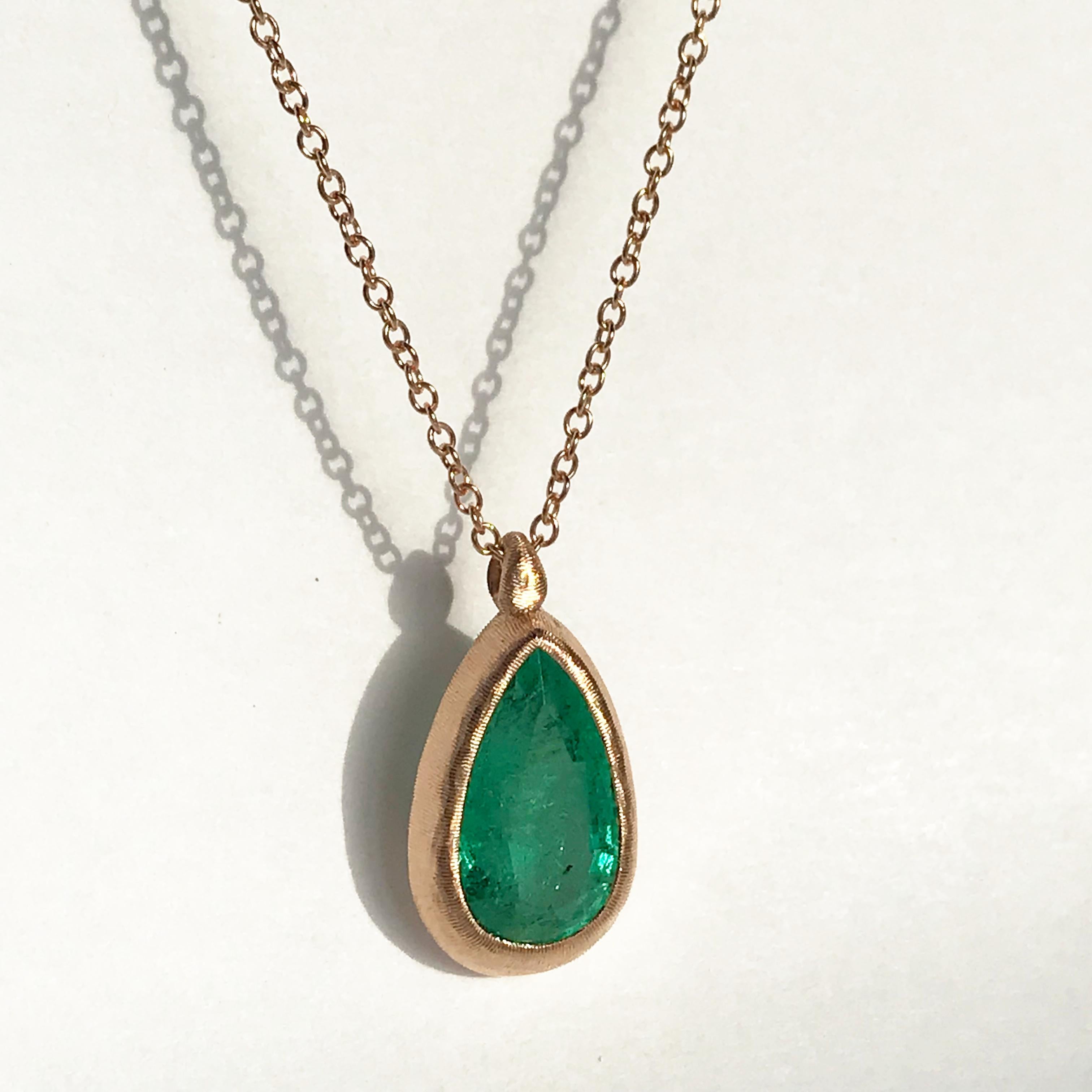 Dalben Design Emerald and Rose Gold Necklace 3