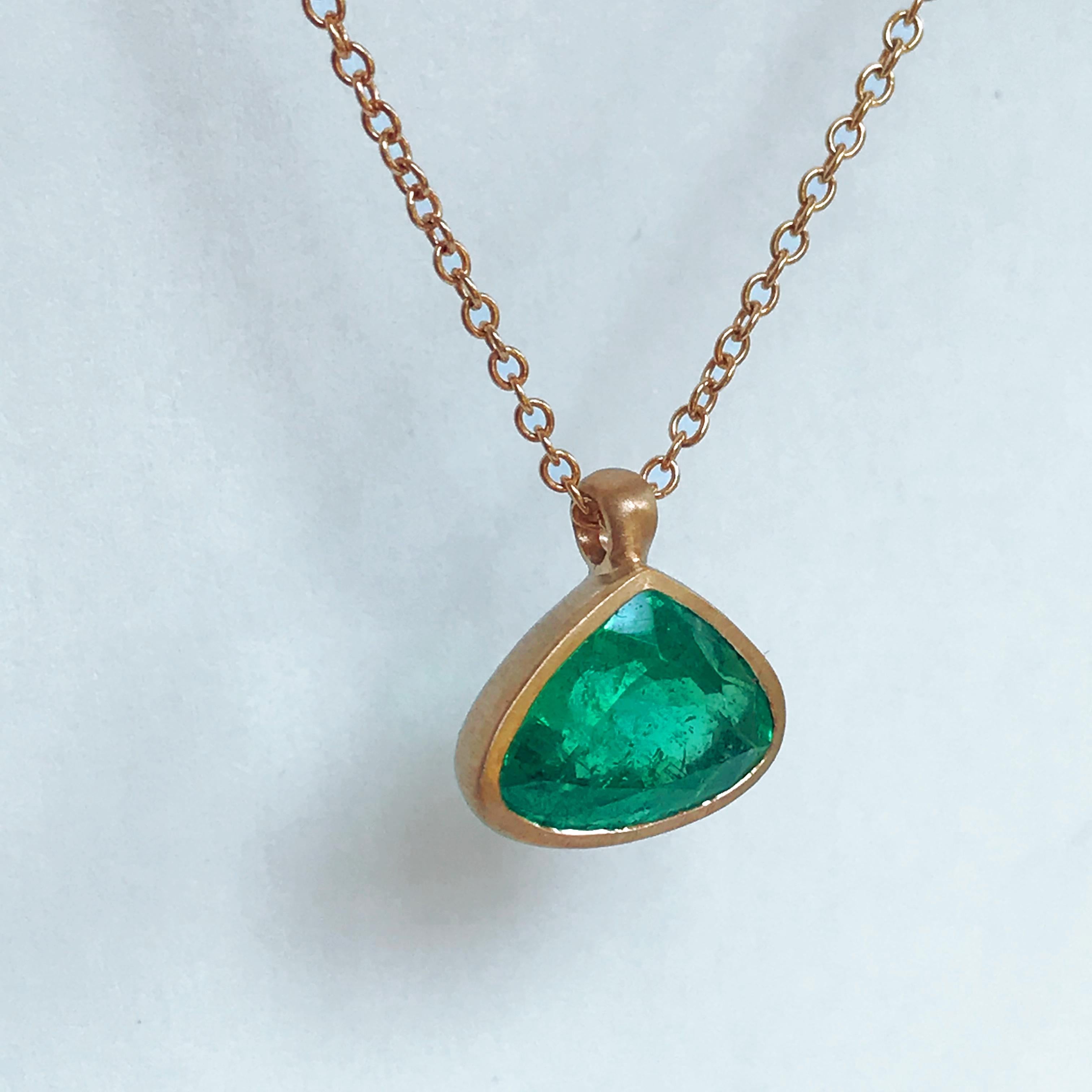 Dalben Design Emerald and Rose Gold Necklace 2