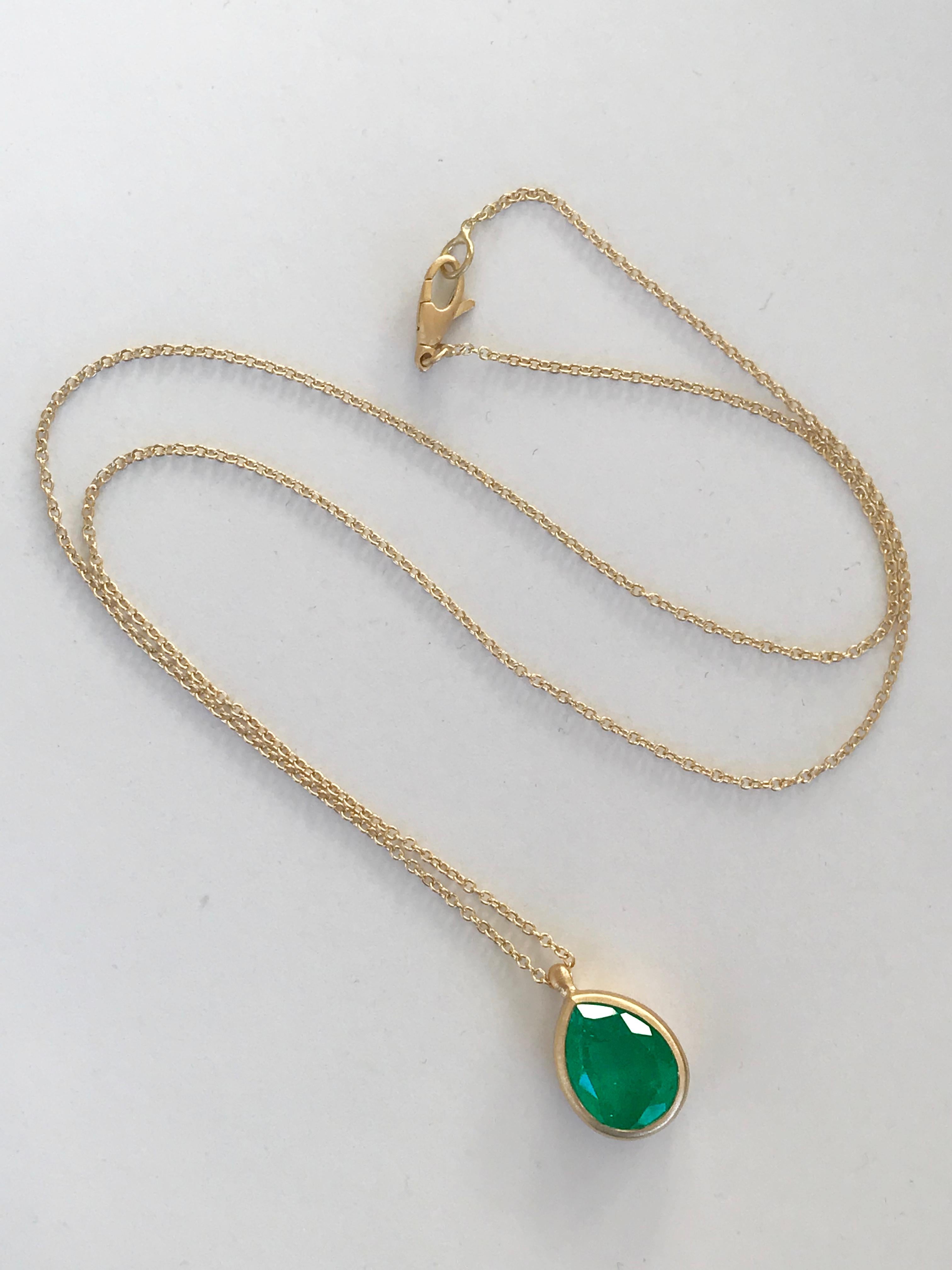 Dalben Design Emerald and Yellow Gold Necklace For Sale 4