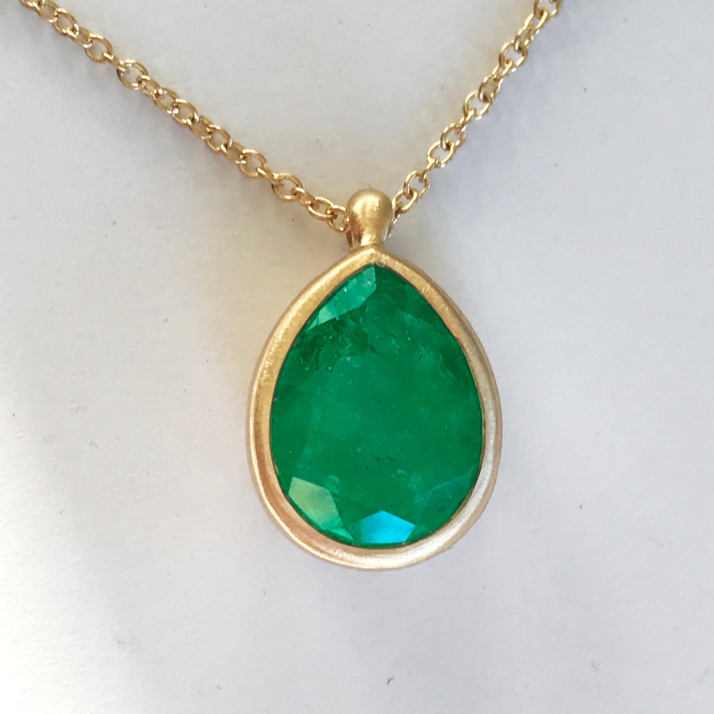 Dalben Design Emerald and Yellow Gold Necklace For Sale 5