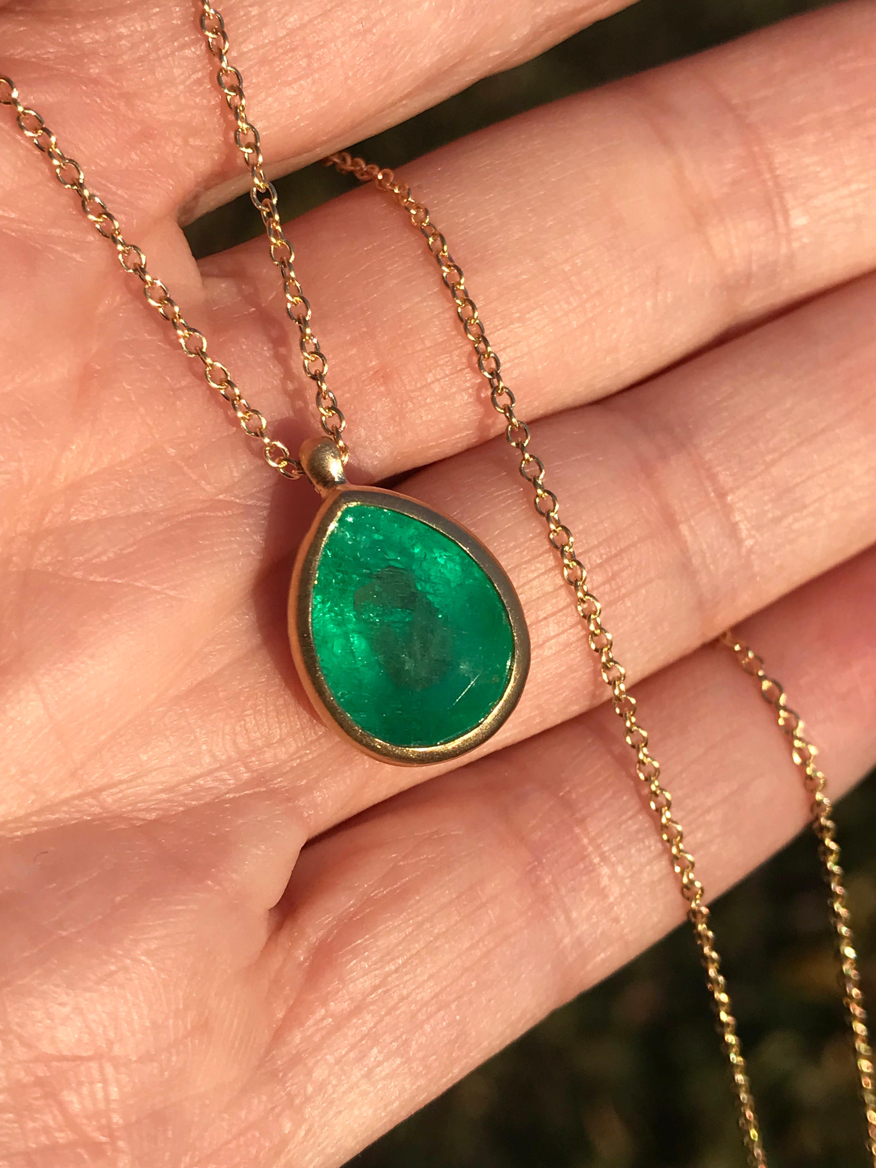 Pear Cut Dalben Design Emerald and Yellow Gold Necklace For Sale