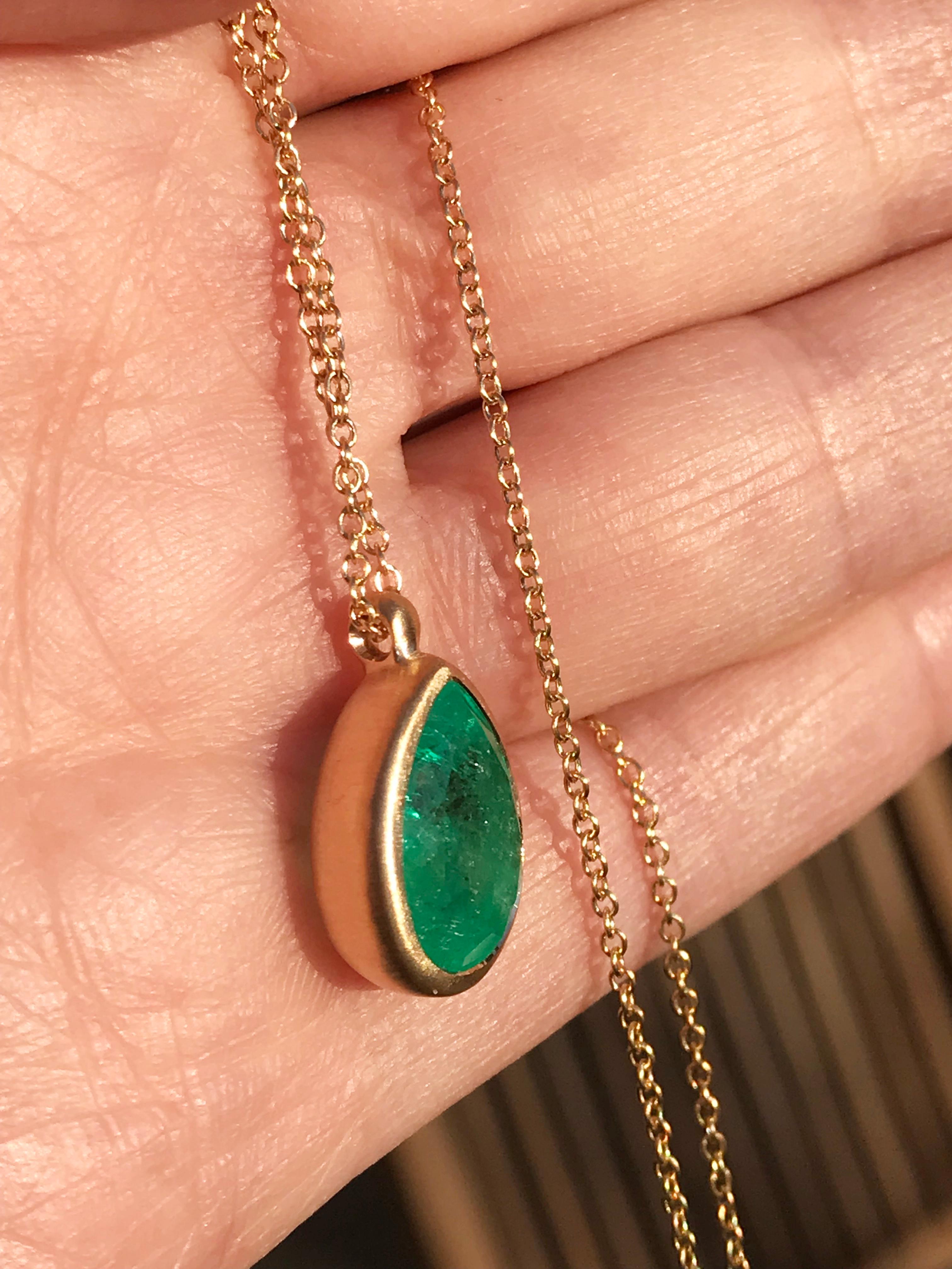 Women's Dalben Design Emerald and Yellow Gold Necklace For Sale