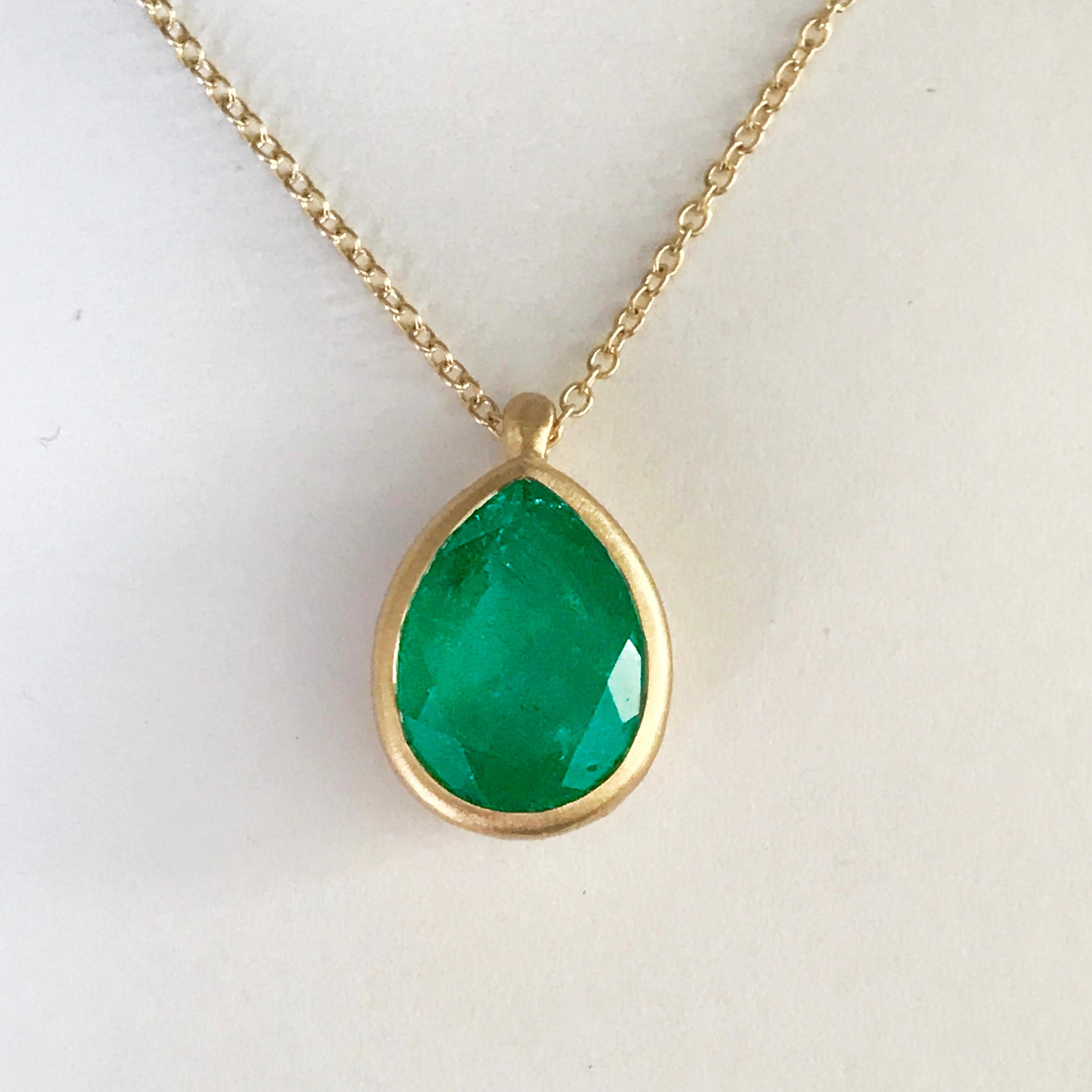 Dalben Design Emerald and Yellow Gold Necklace For Sale 1