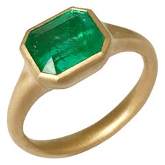 Dalben 2, 63 Carat Emerald Yellow Gold Ring