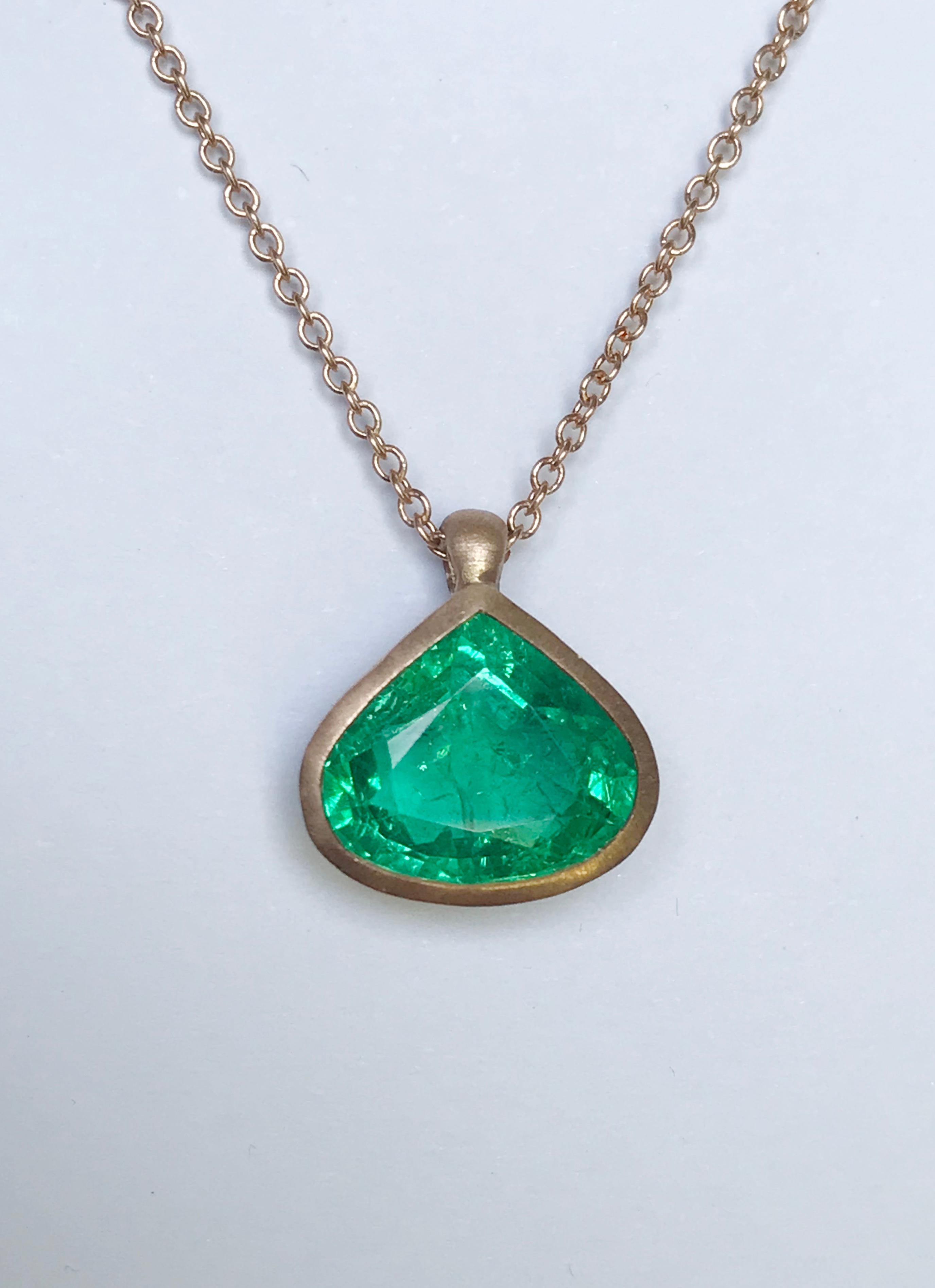Dalben Design Emerald Rose Gold Necklace For Sale 1