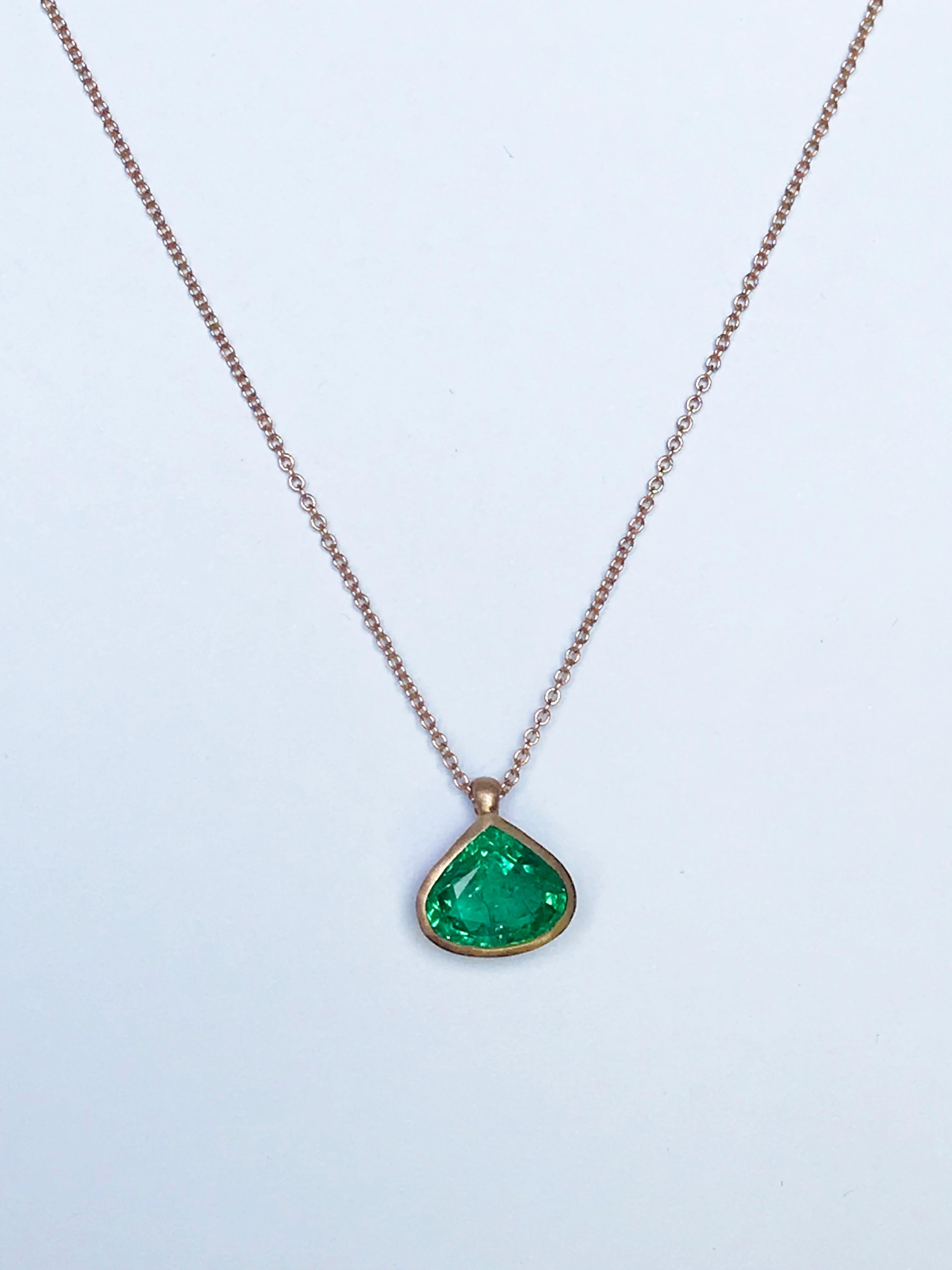 Dalben Design Emerald Rose Gold Necklace For Sale 2