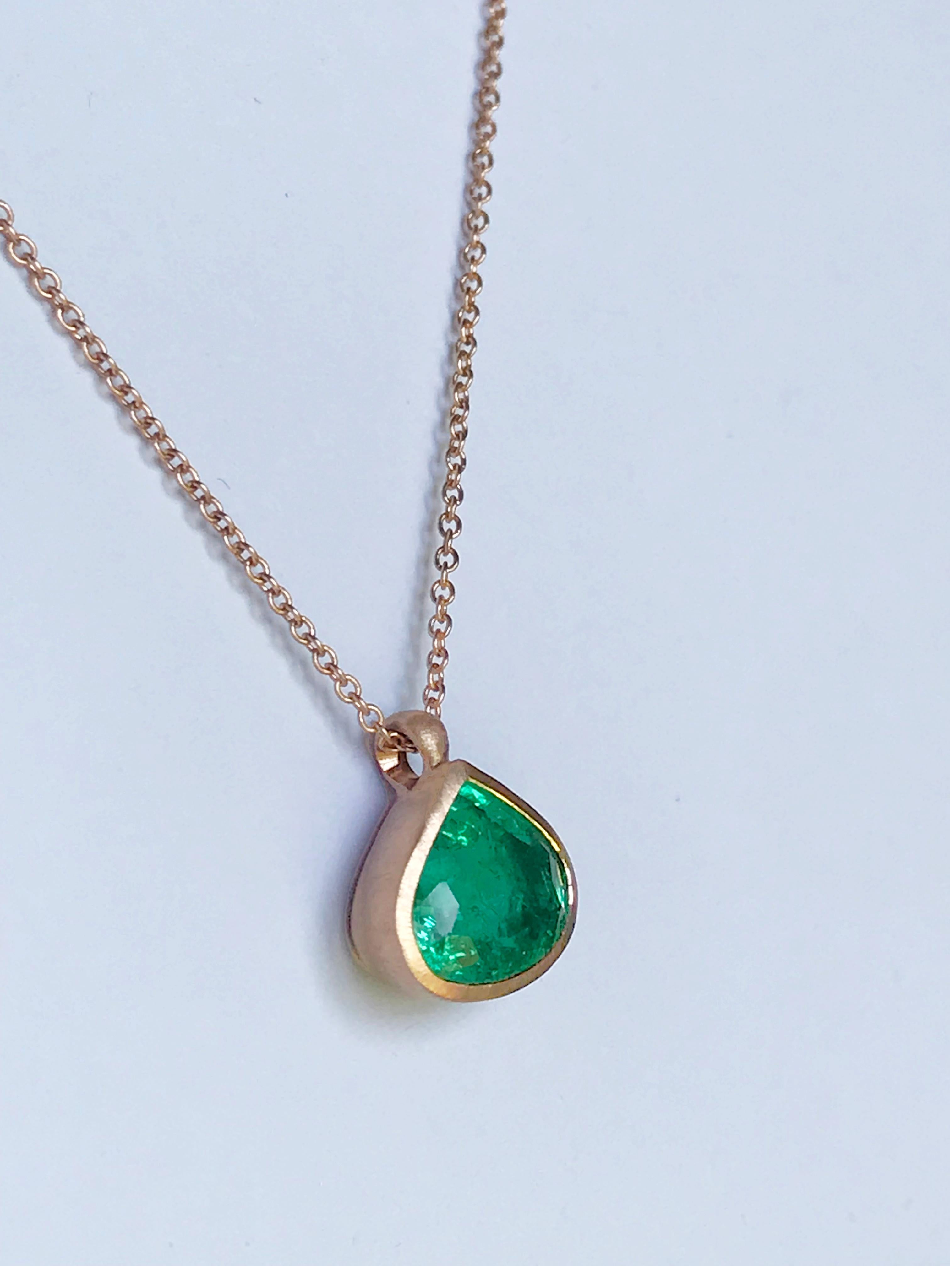 Dalben Design Emerald Rose Gold Necklace For Sale 3