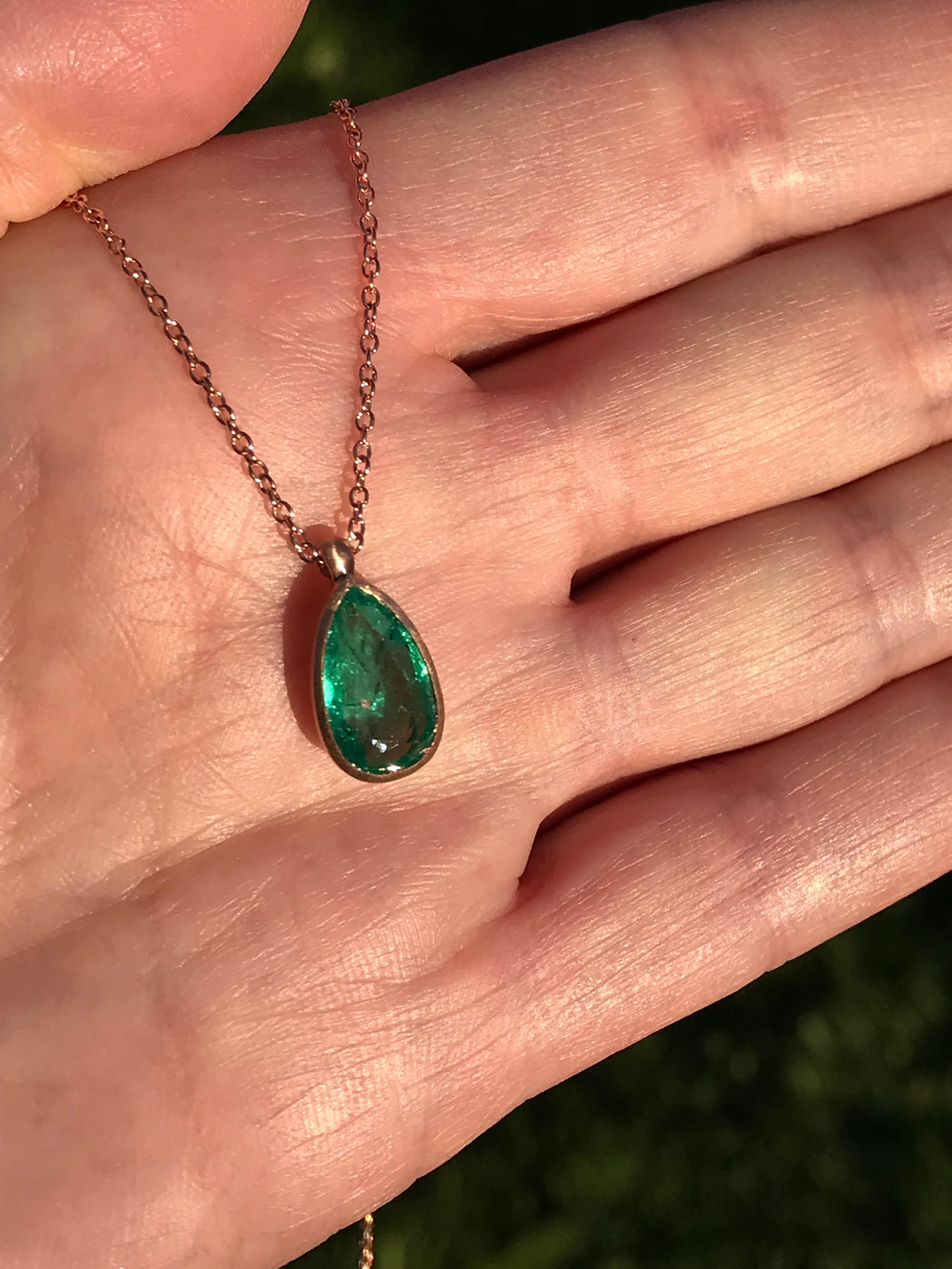 Dalben Design/One Collana in oro rosa con smeraldo in vendita 3