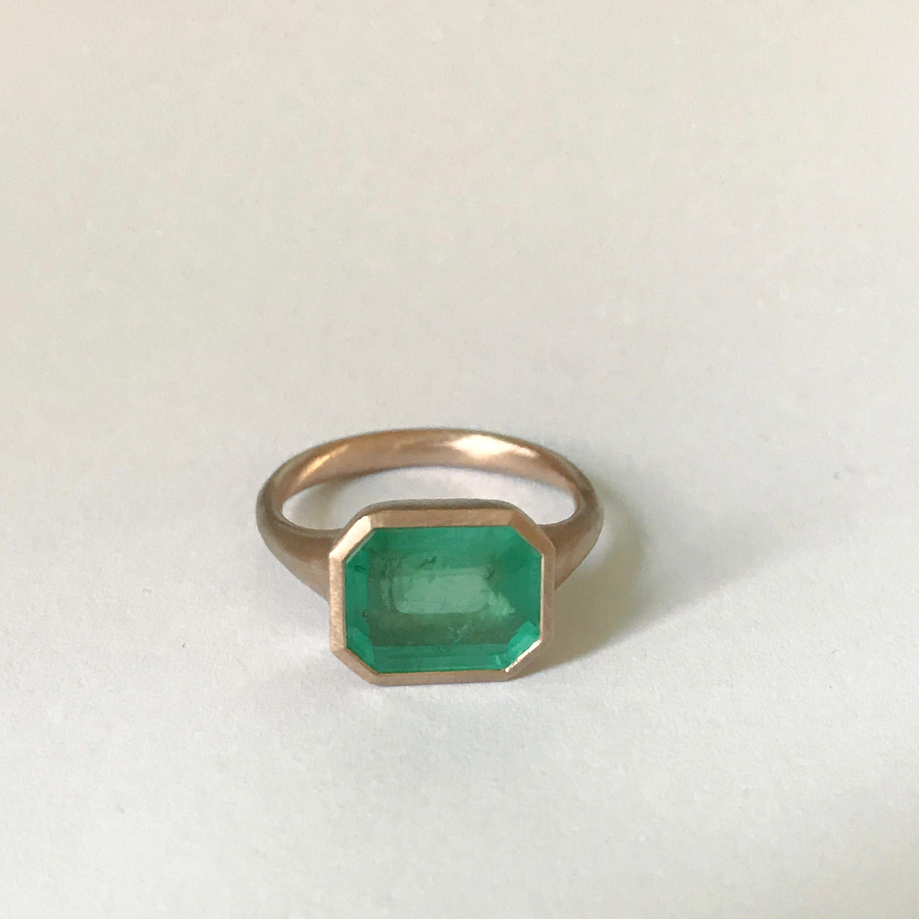 Dalben 4, 10 Carat Emerald Rose Gold Ring 3