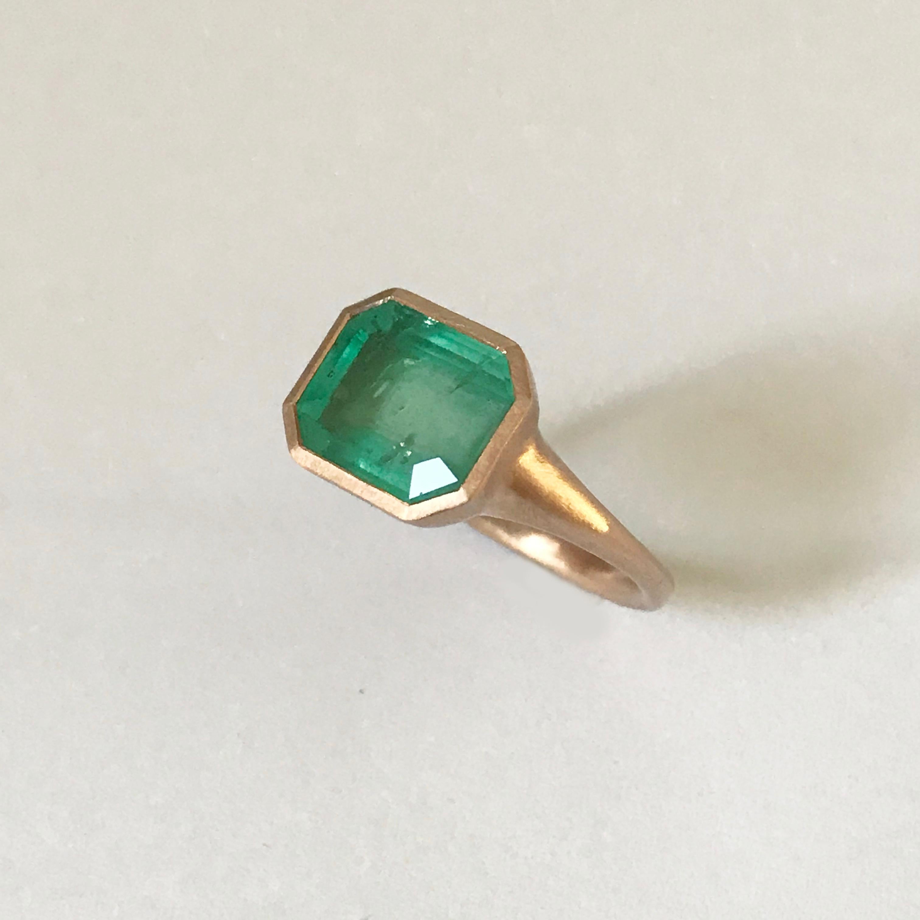Dalben 4, 10 Carat Emerald Rose Gold Ring 6