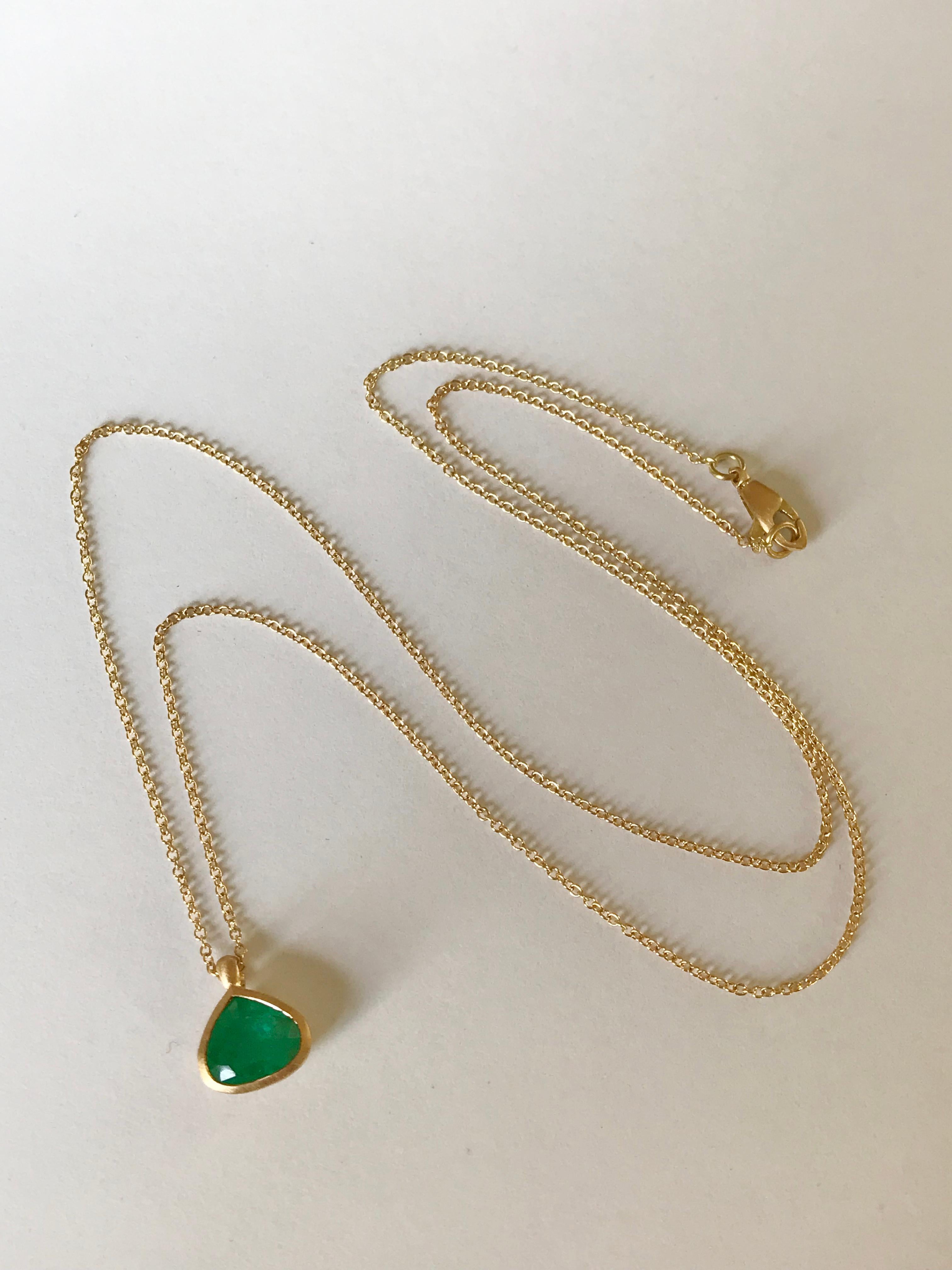 Women's Dalben Design Emerald Yellow Gold Necklace For Sale