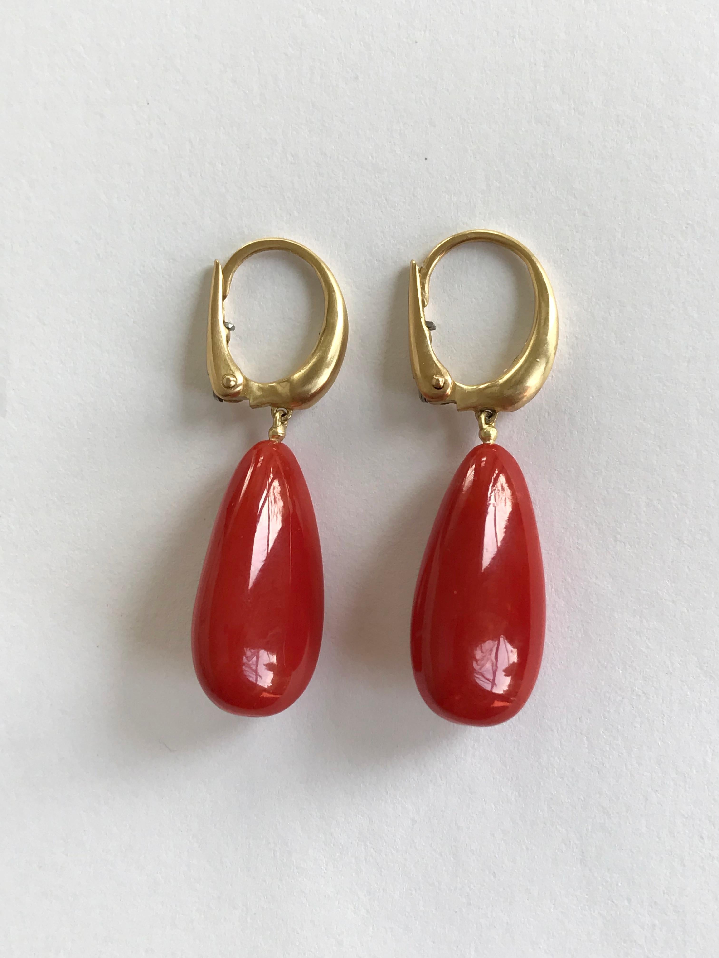 Contemporary Dalben Design Mediterranean Long Drop Red Coral Yellow Gold Dangle Earring