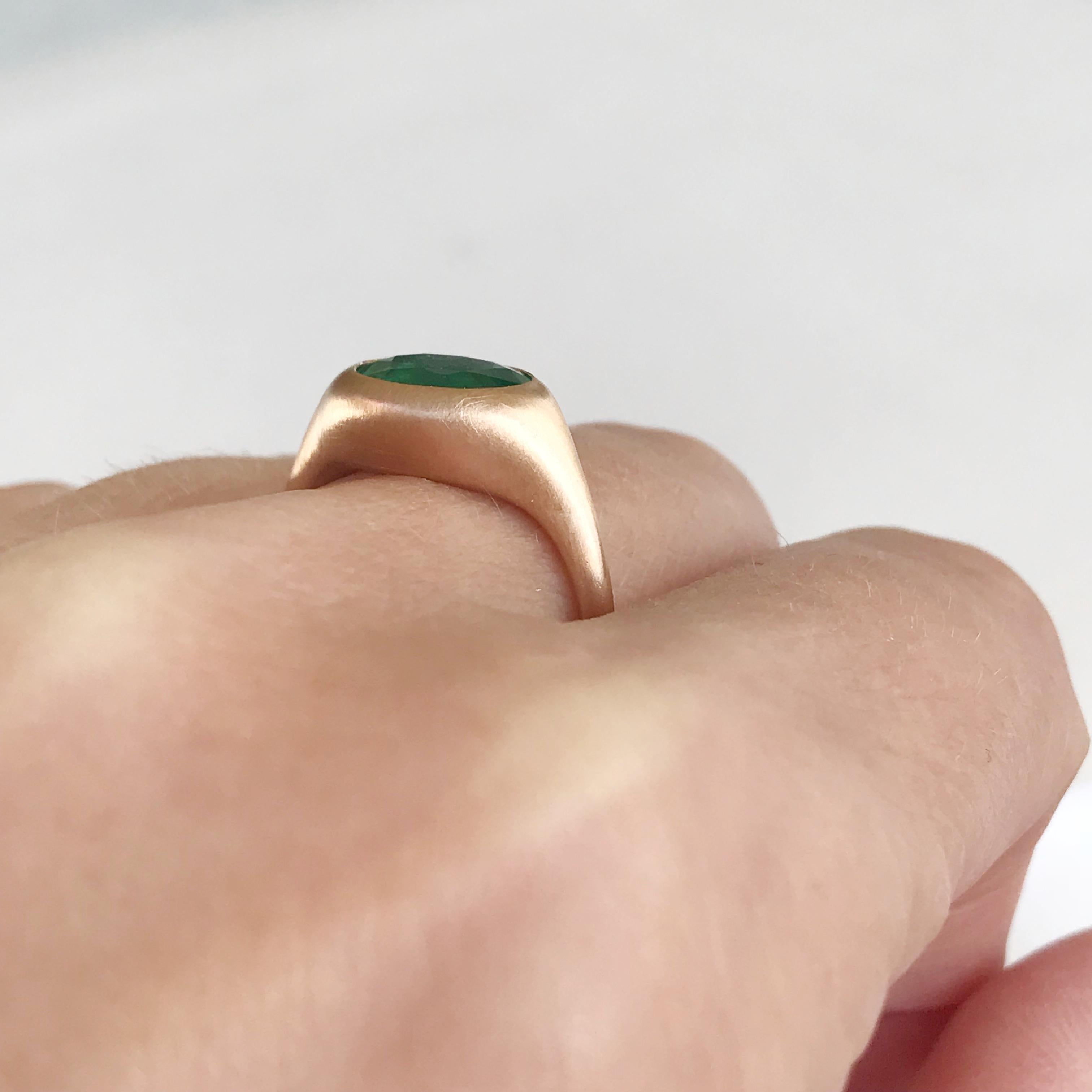 Dalben Design 2, 29 Carat Emerald Rose Gold Ring For Sale 3