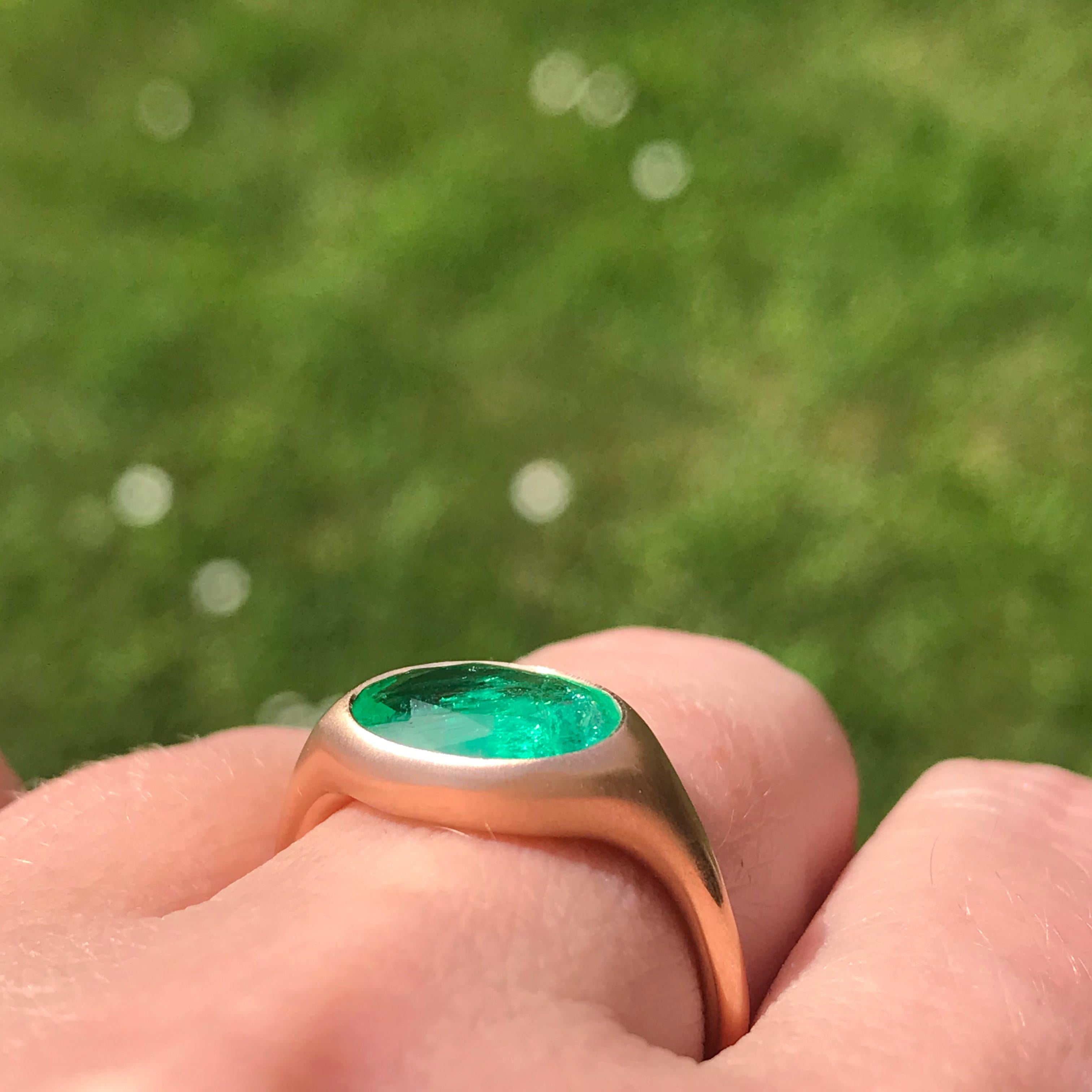 Contemporary Dalben Design 2, 16 Carat Emerald Rose Gold Ring